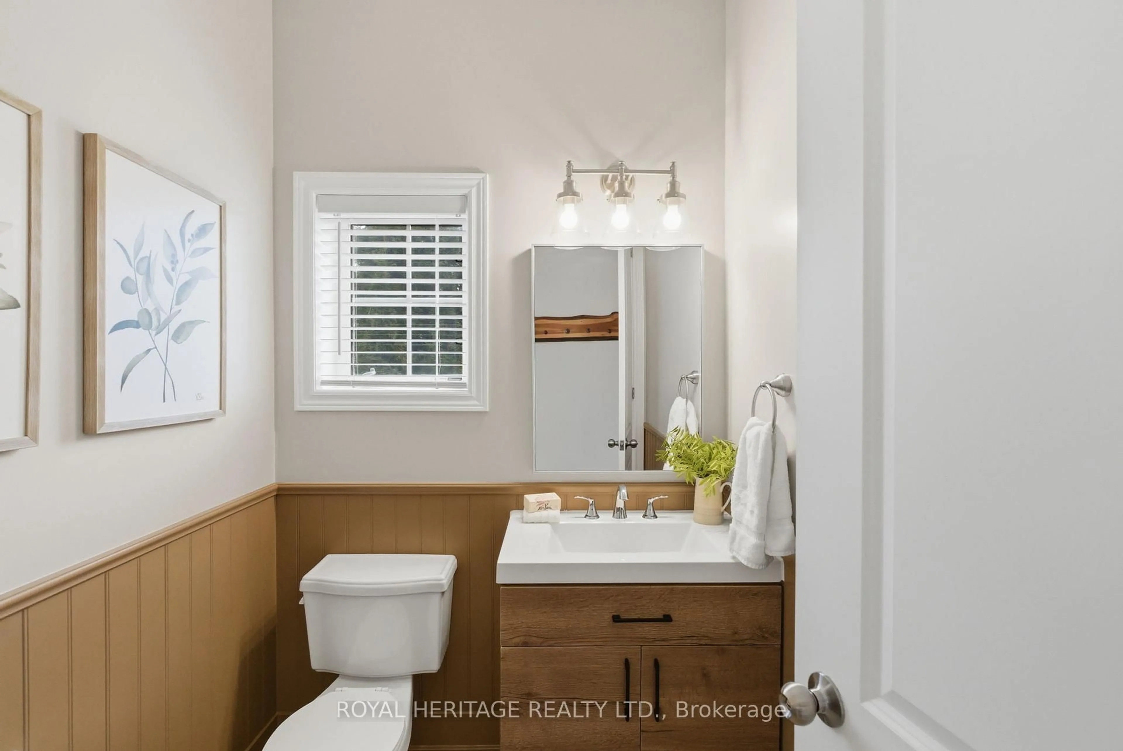 Standard bathroom, ceramic/tile floor for 503 Wansbrough Way, Shelburne Ontario L9V 2S6