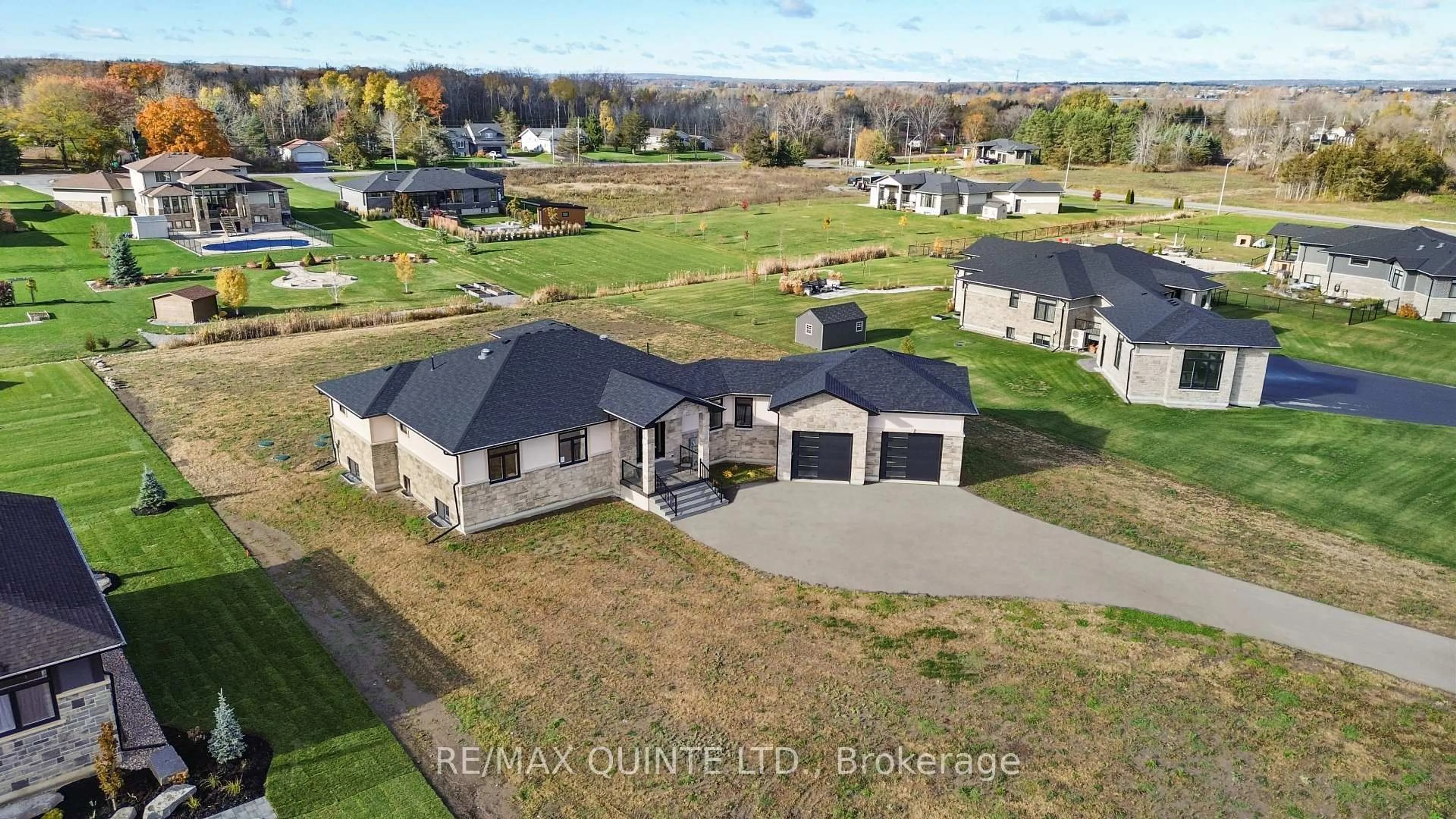 A pic from outside/outdoor area/front of a property/back of a property/a pic from drone, building for 76 Navigation Dr, Prince Edward County Ontario K8N 0G1
