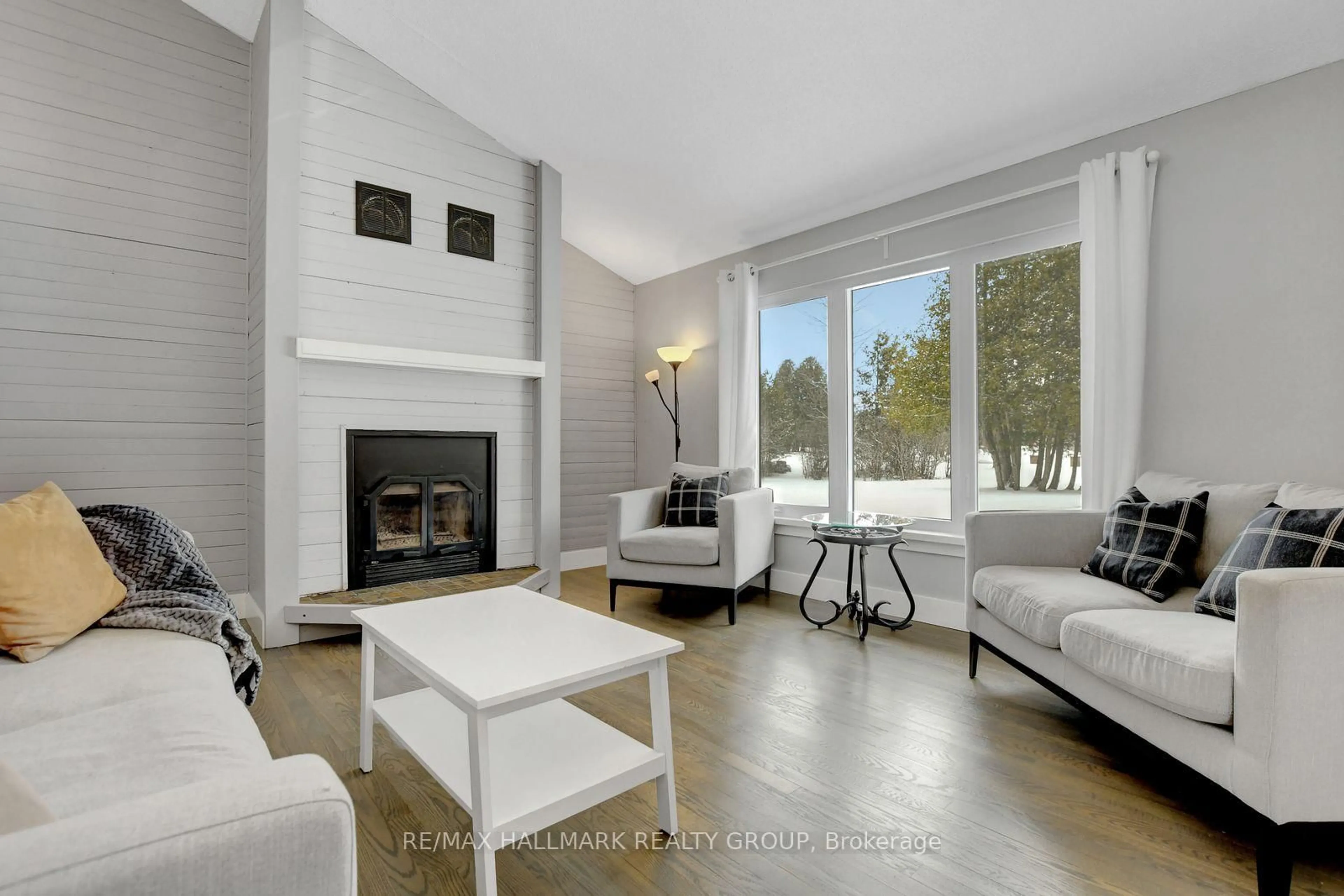 Living room with furniture, unknown for 131 Delaney Dr, Carp Ontario K0A 1L0