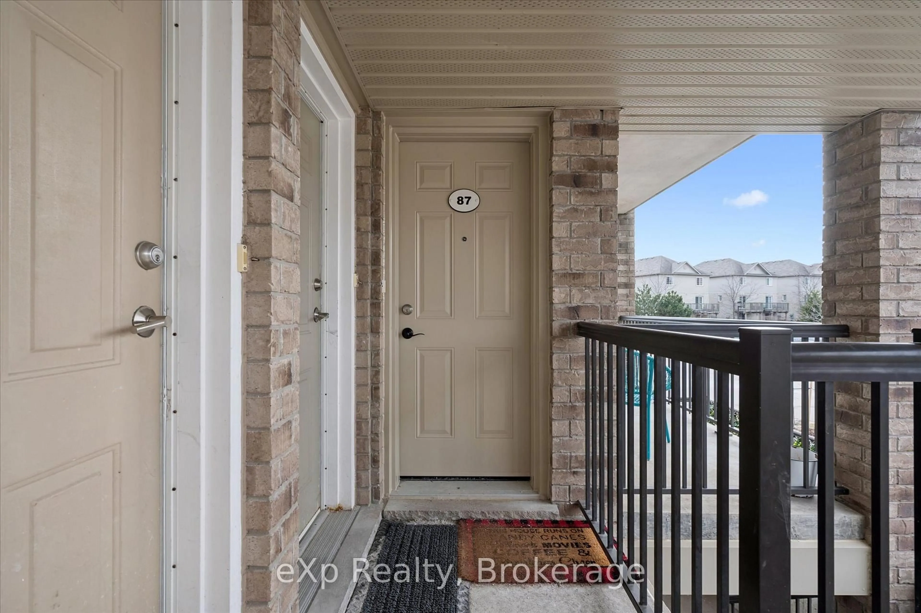 Indoor entryway for 35 Mountford Dr #87, Guelph Ontario N1E 0G6