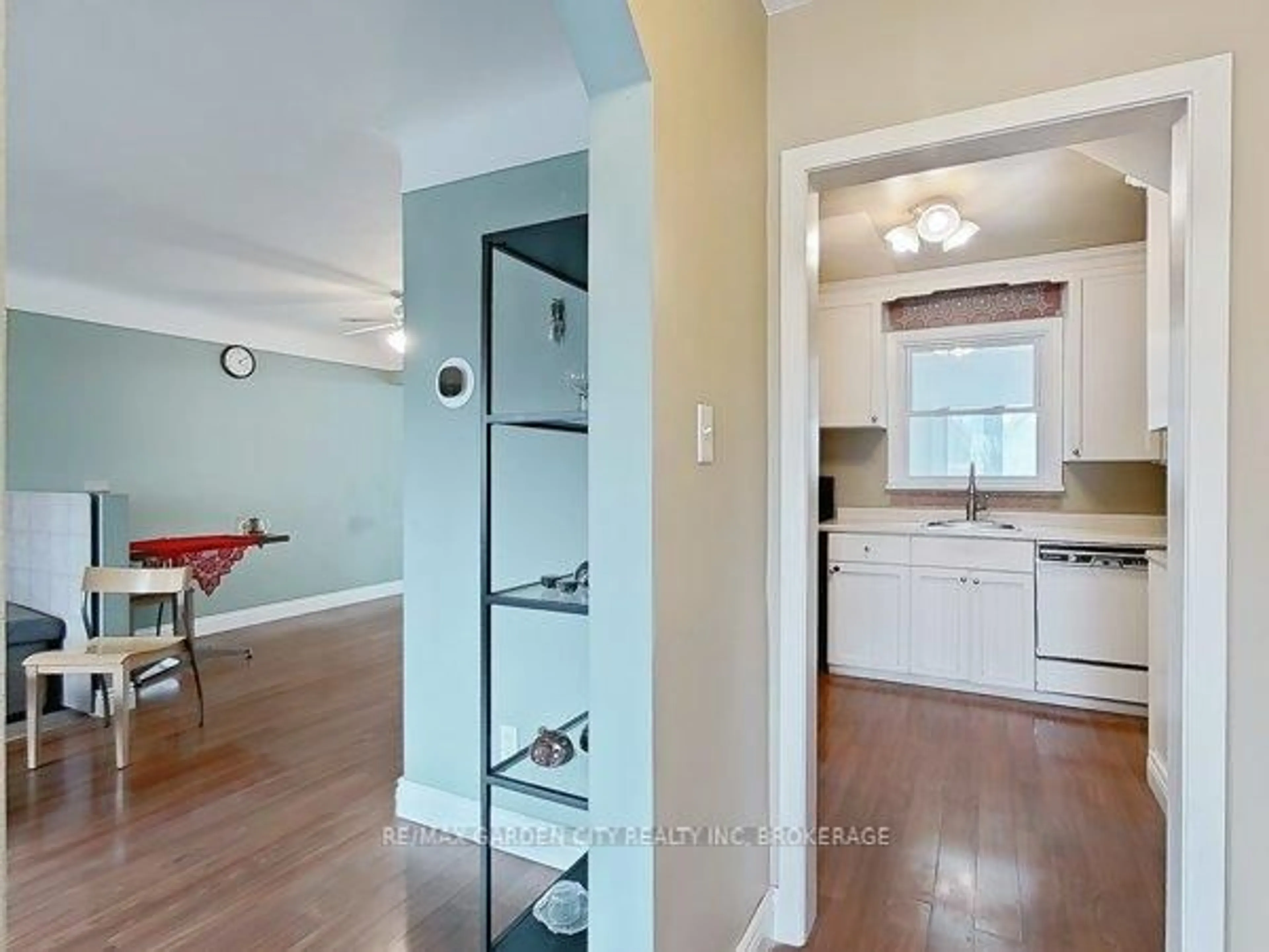 Open concept kitchen, unknown for 6159 Toby Cres, Niagara Falls Ontario L2G 2S8