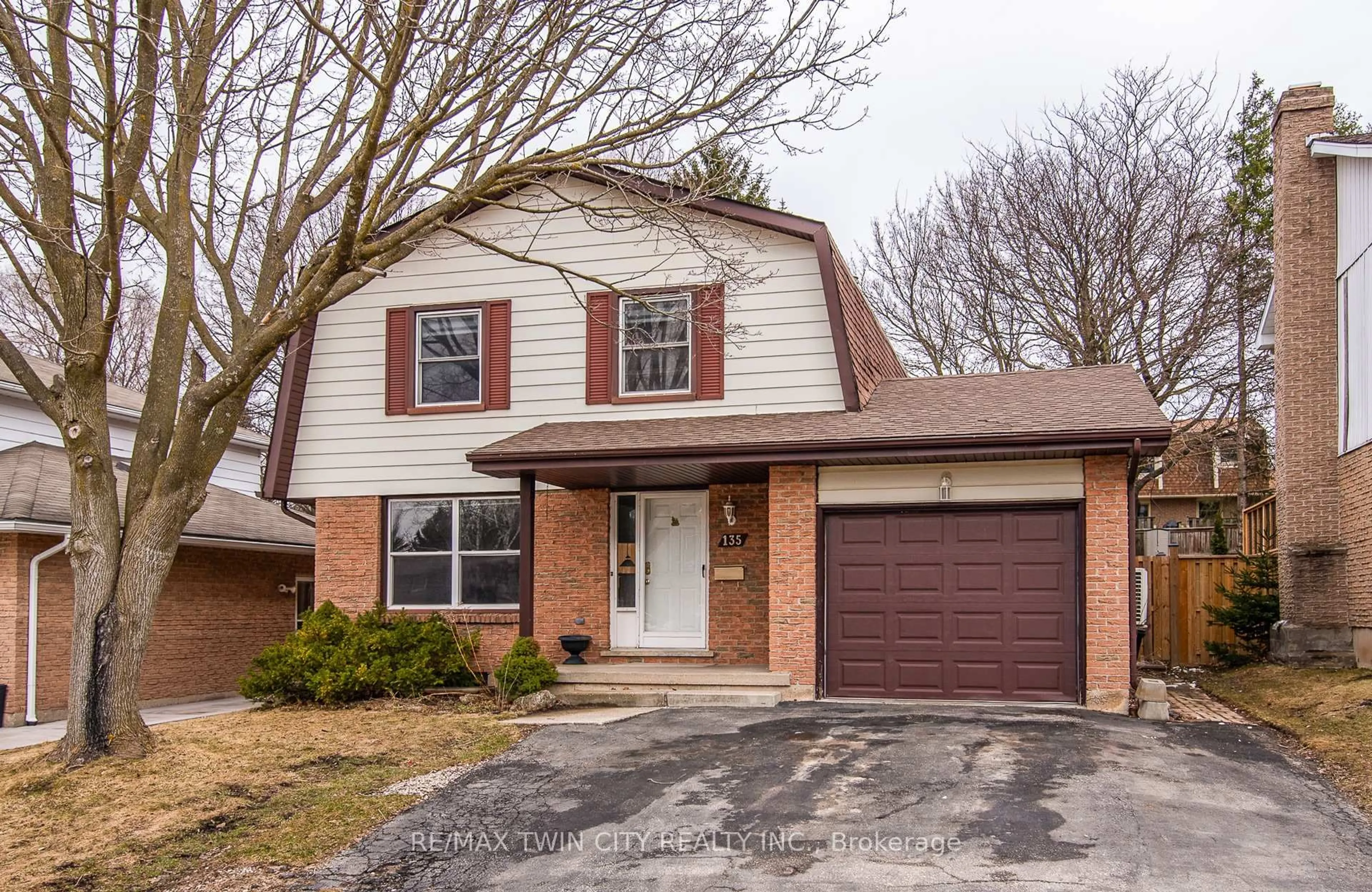 Home with brick exterior material, street for 135 Vintage Cres, Kitchener Ontario N2P 1L1
