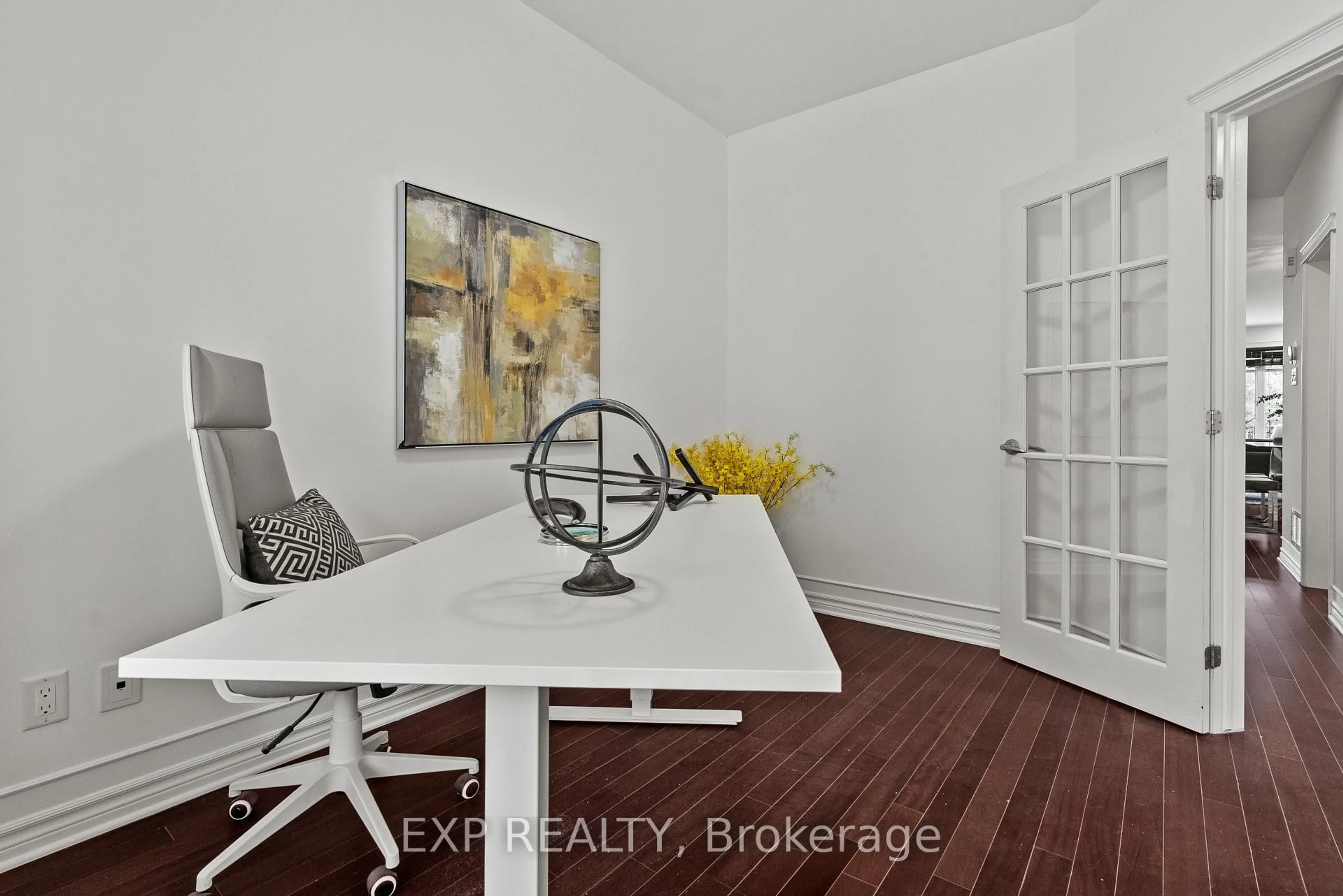 A pic of a room for 116 Watershield Rdge, Ottawa Ontario K2J 5T8