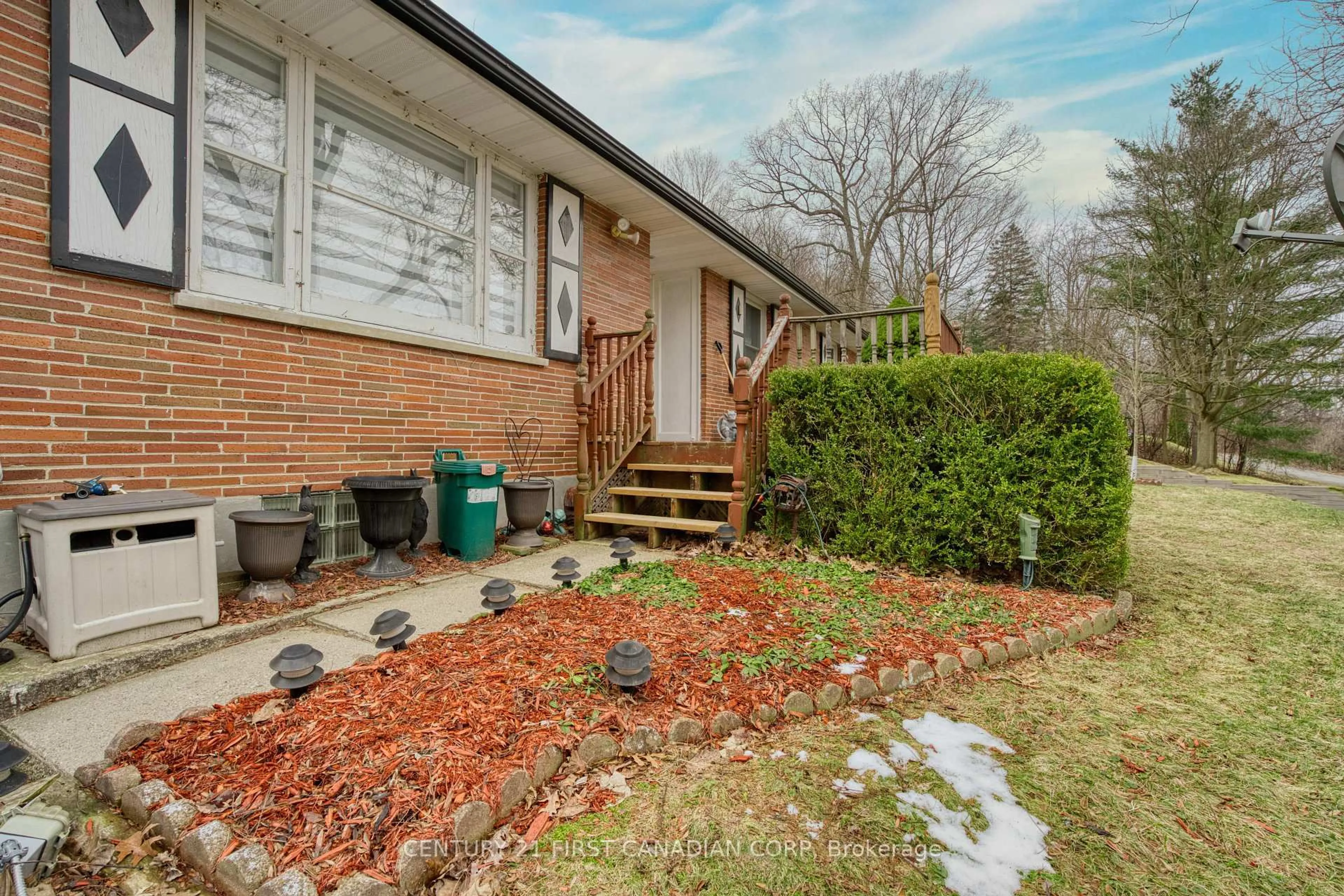 Unknown for 648 Westwood Dr, London South Ontario N6K 1A7