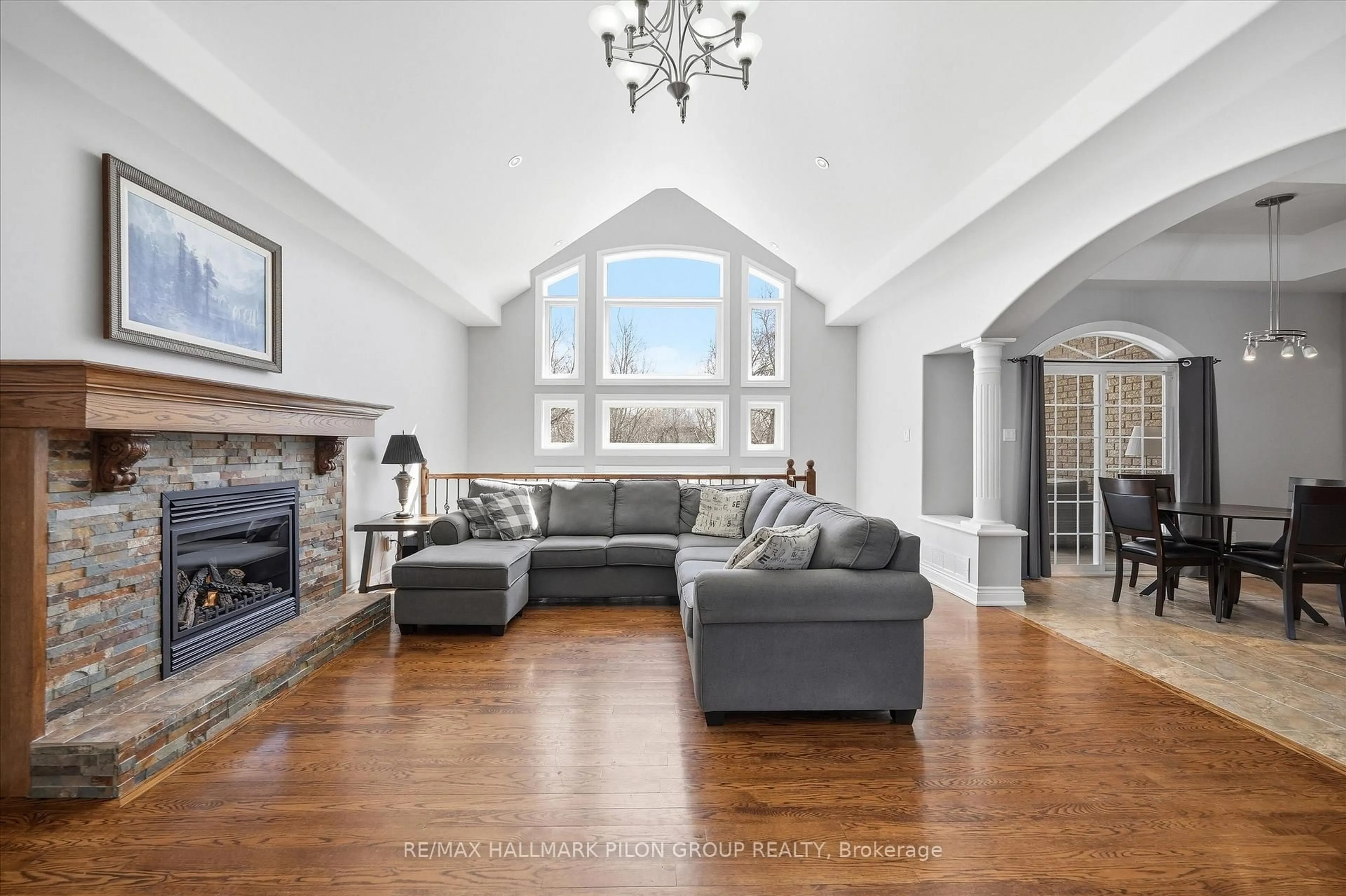 Living room with furniture, unknown for 6692 Pebble Trail Way, Ottawa Ontario K4P 0B7