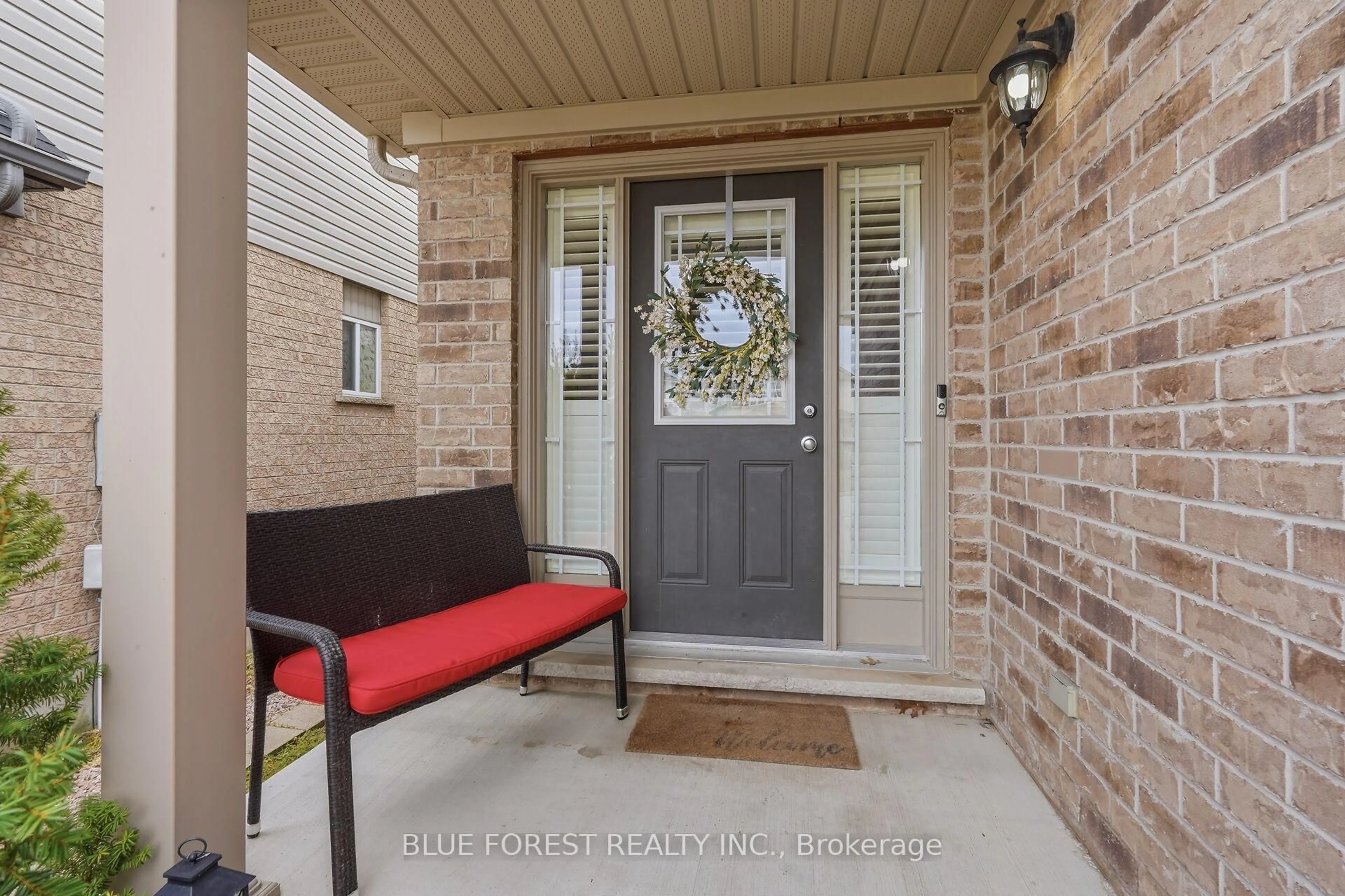 Indoor entryway for 1149 Foxhunt Rd, London North Ontario N6G 0C7