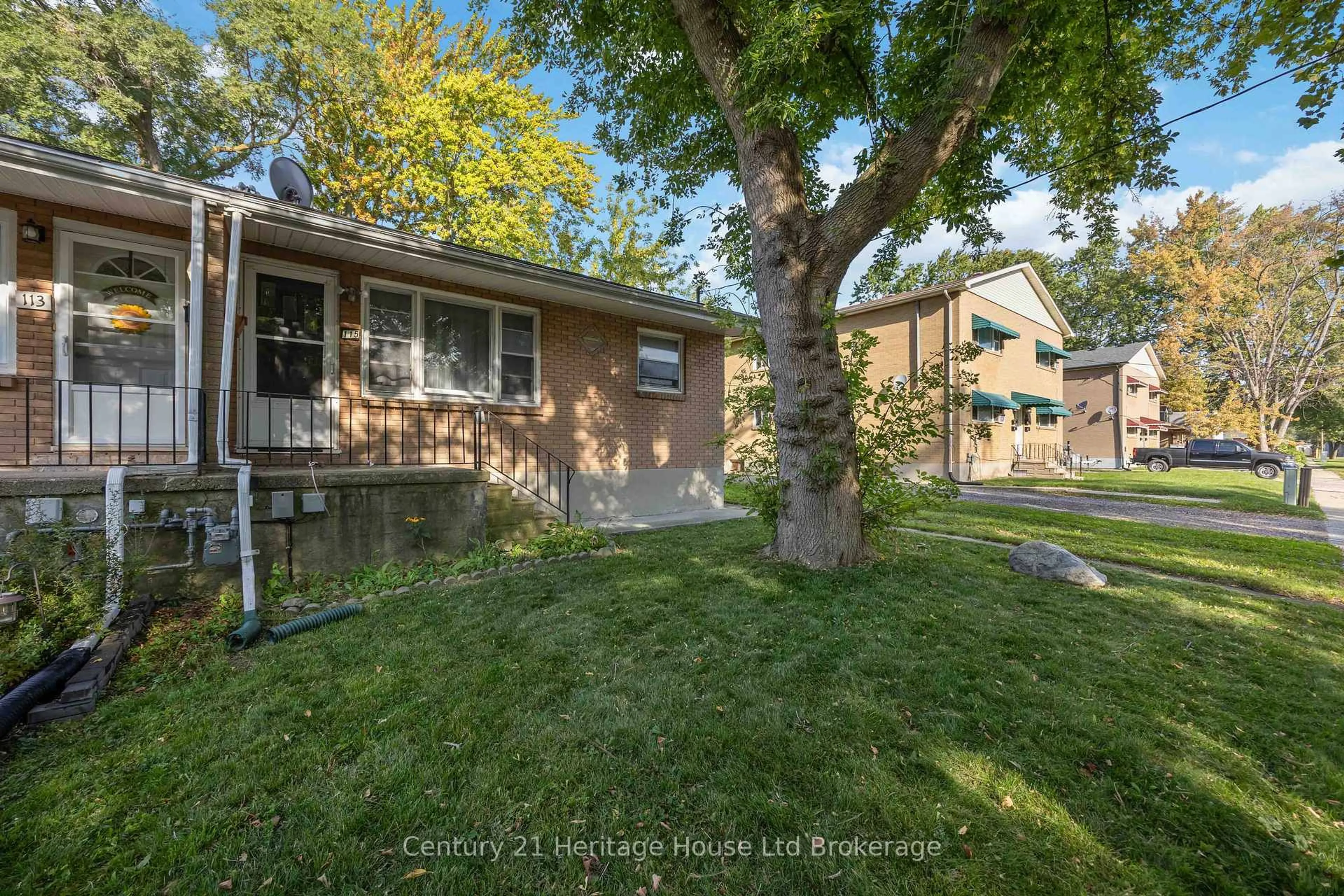 Unknown for 115 Sutton St, Sarnia Ontario N7T 3S4