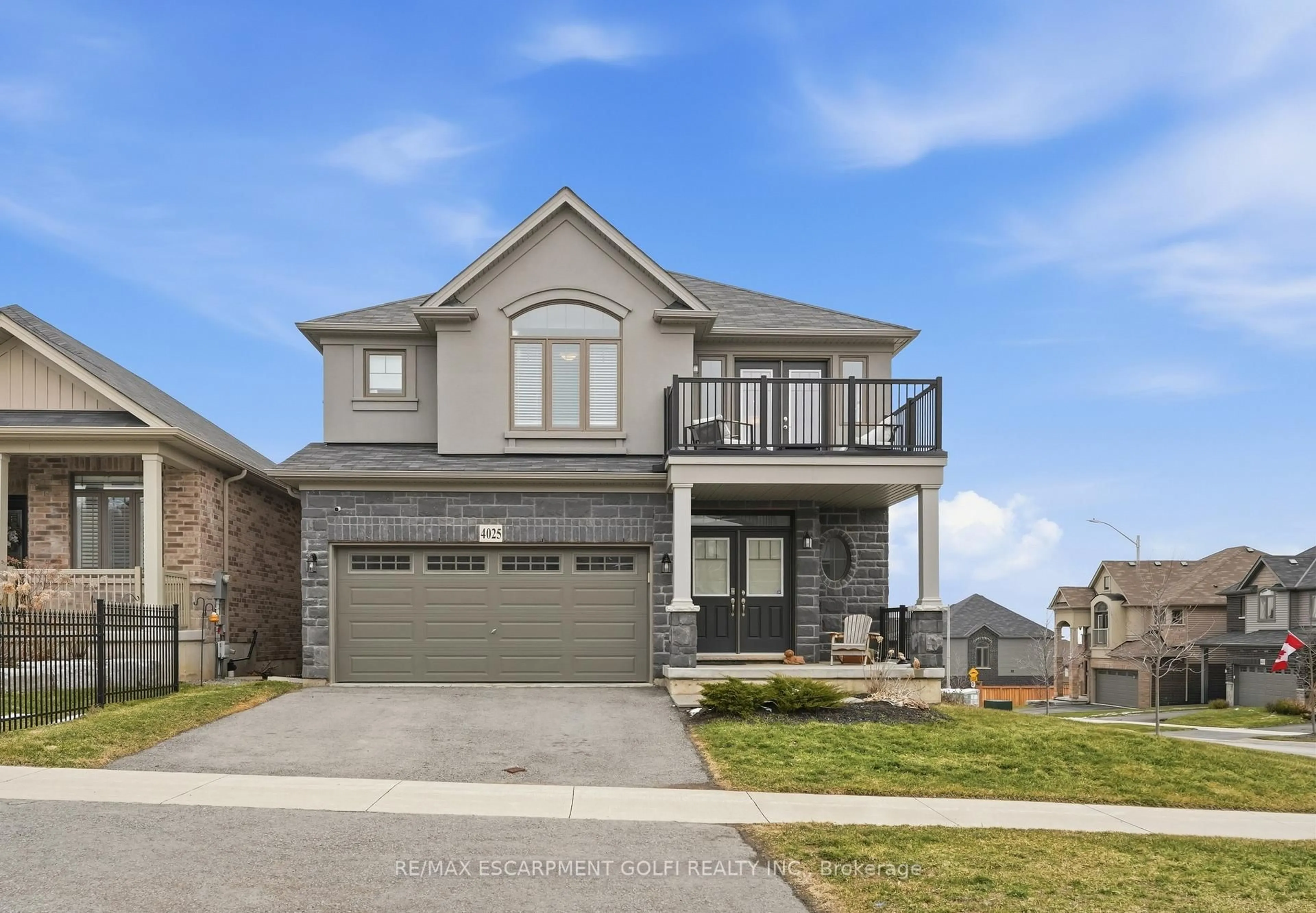 Home with brick exterior material, street for 4025 Highland Park Dr, Lincoln Ontario L3J 0S9