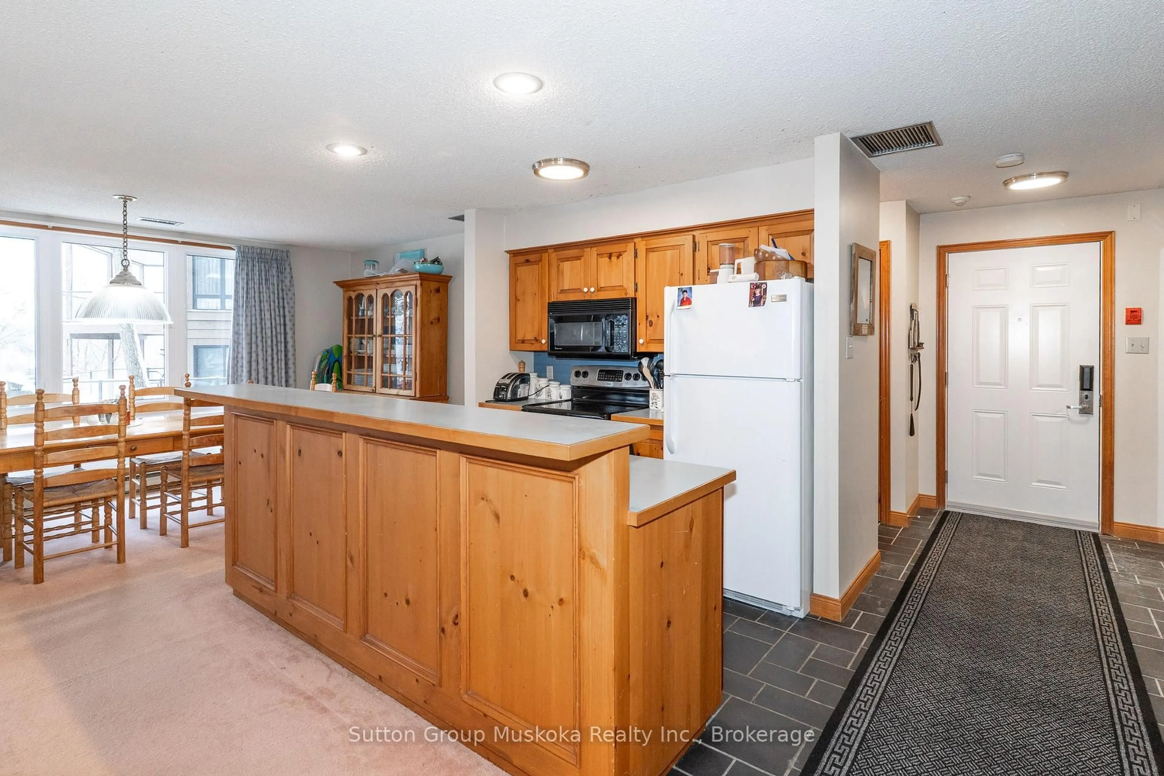 Standard kitchen, unknown for 22-102 Oakridge - Deerhurst Resort Dr, Huntsville Ontario P1H 2E8