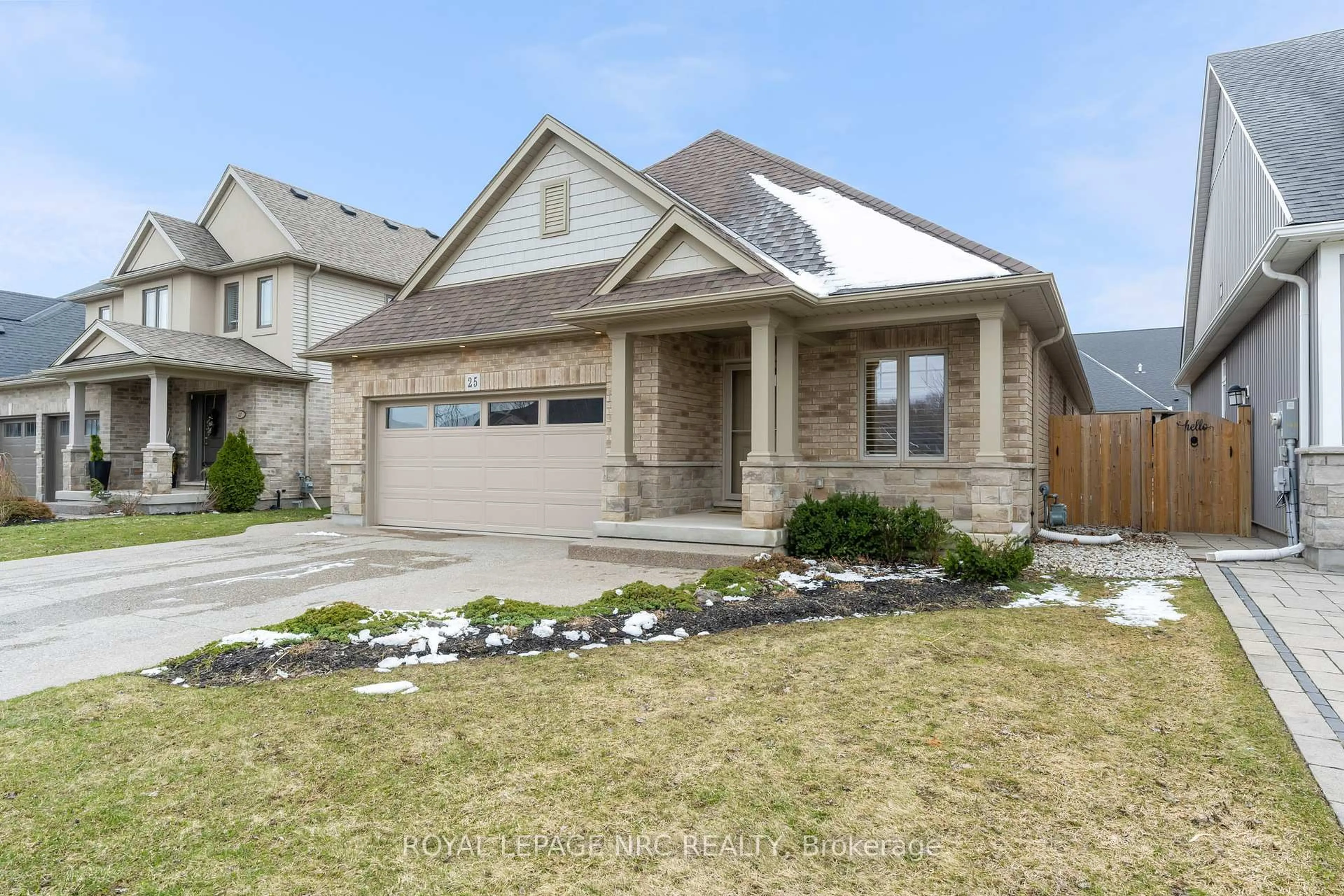 Home with brick exterior material, street for 25 Mcfarland St, Thorold Ontario L2V 0E2