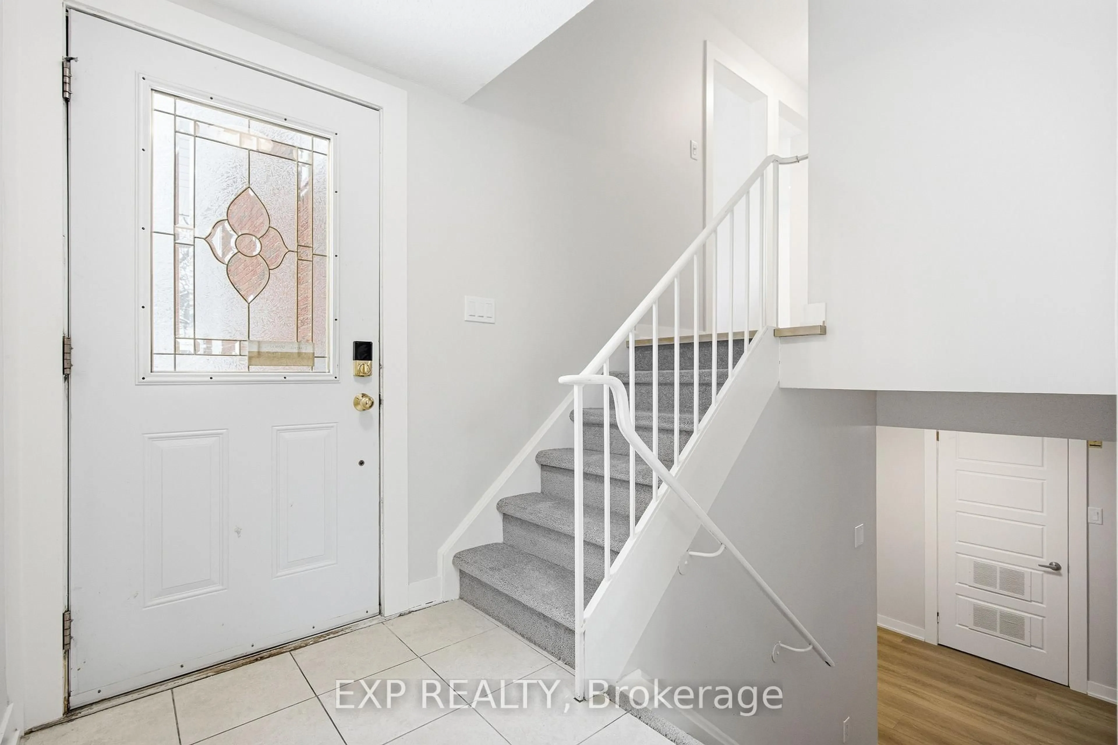 Indoor entryway for 46 Charkay St, Ottawa Ontario K2E 5N4