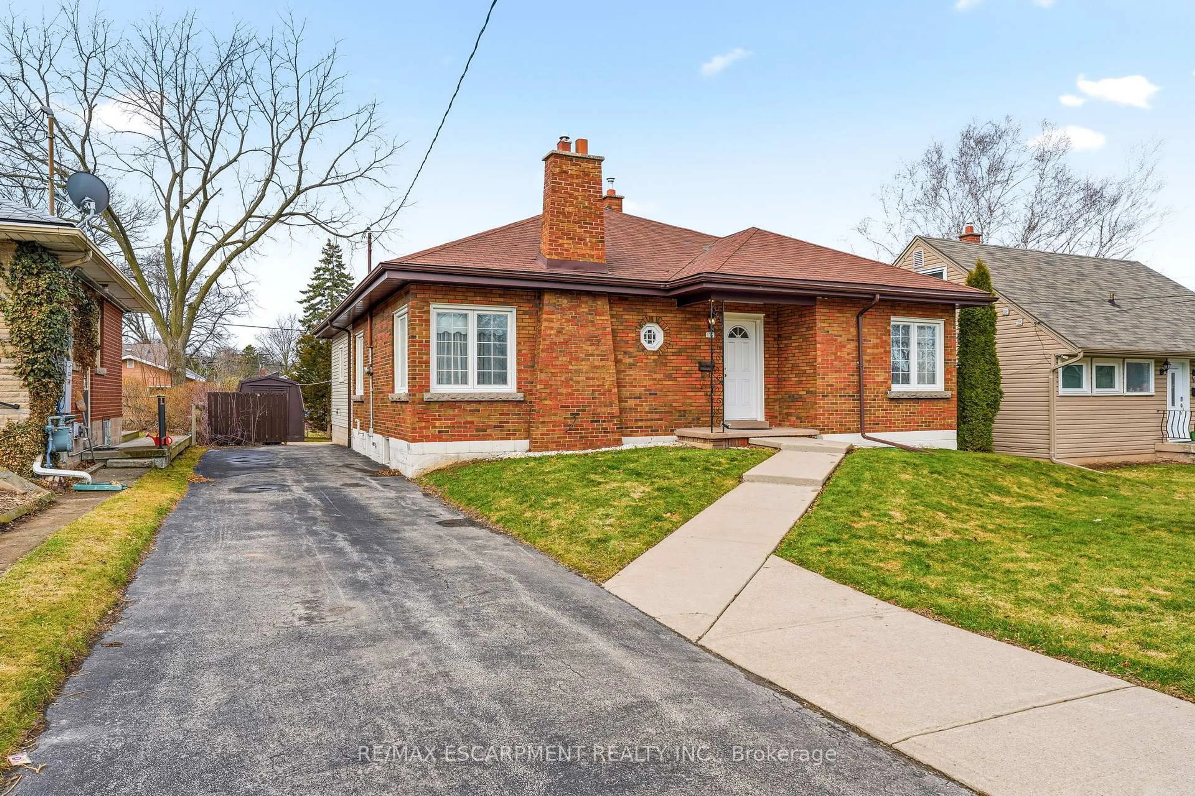 Home with brick exterior material, street for 192 Ewen Rd, Hamilton Ontario L8S 3C9