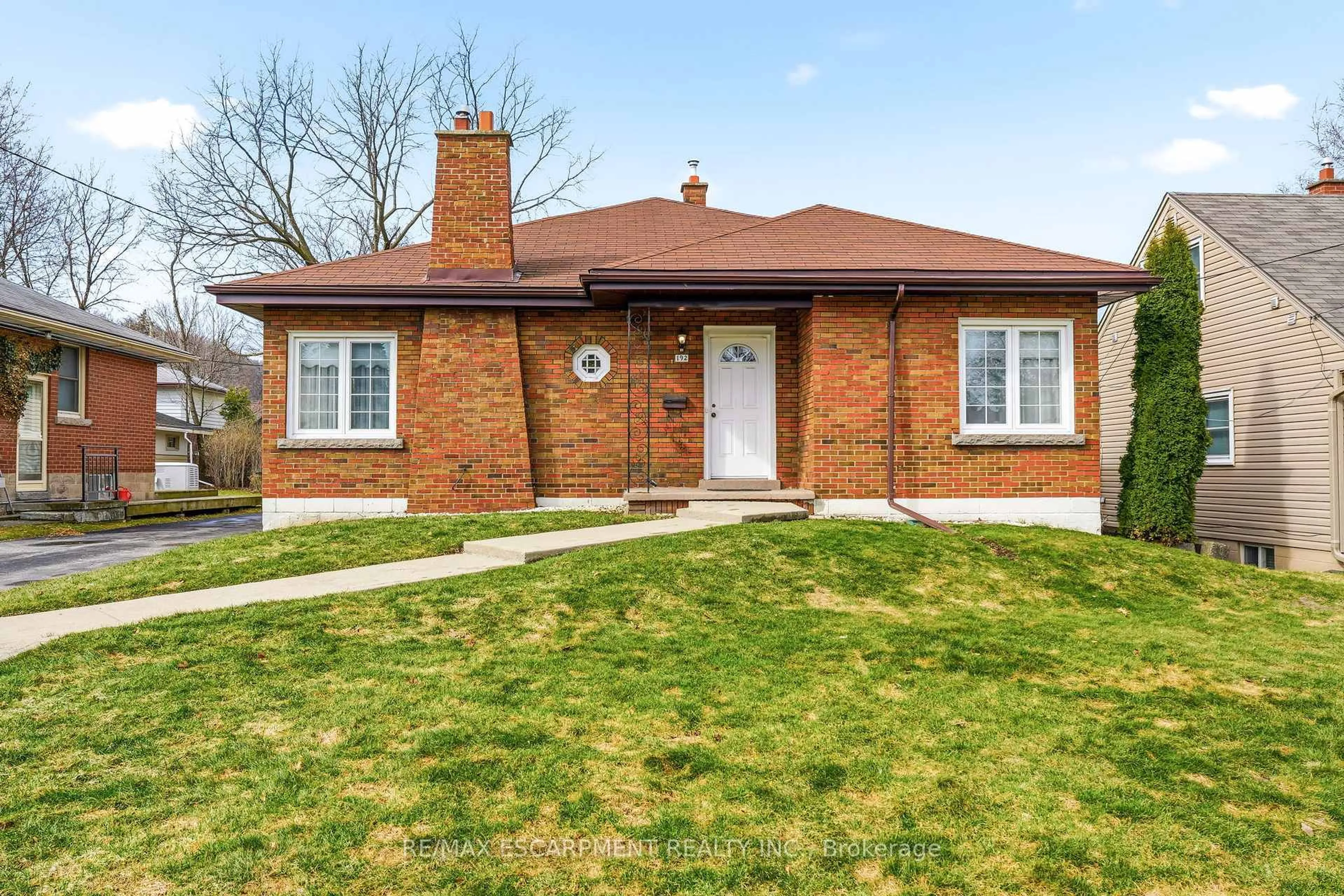Home with brick exterior material, street for 192 Ewen Rd, Hamilton Ontario L8S 3C9