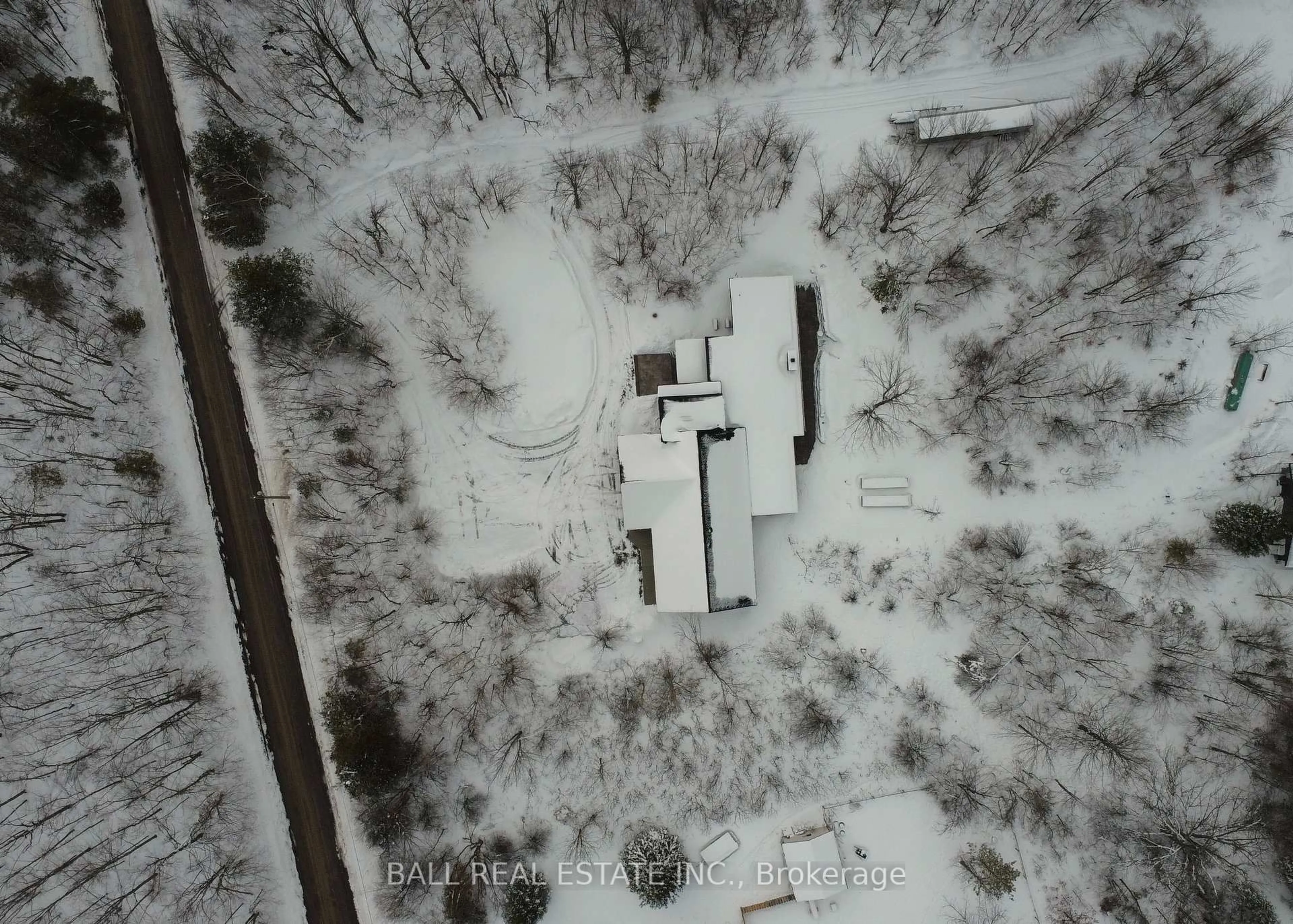 A pic from outside/outdoor area/front of a property/back of a property/a pic from drone, building for 33 LAPLANTES Rd, Trent Lakes Ontario K0L 1J0