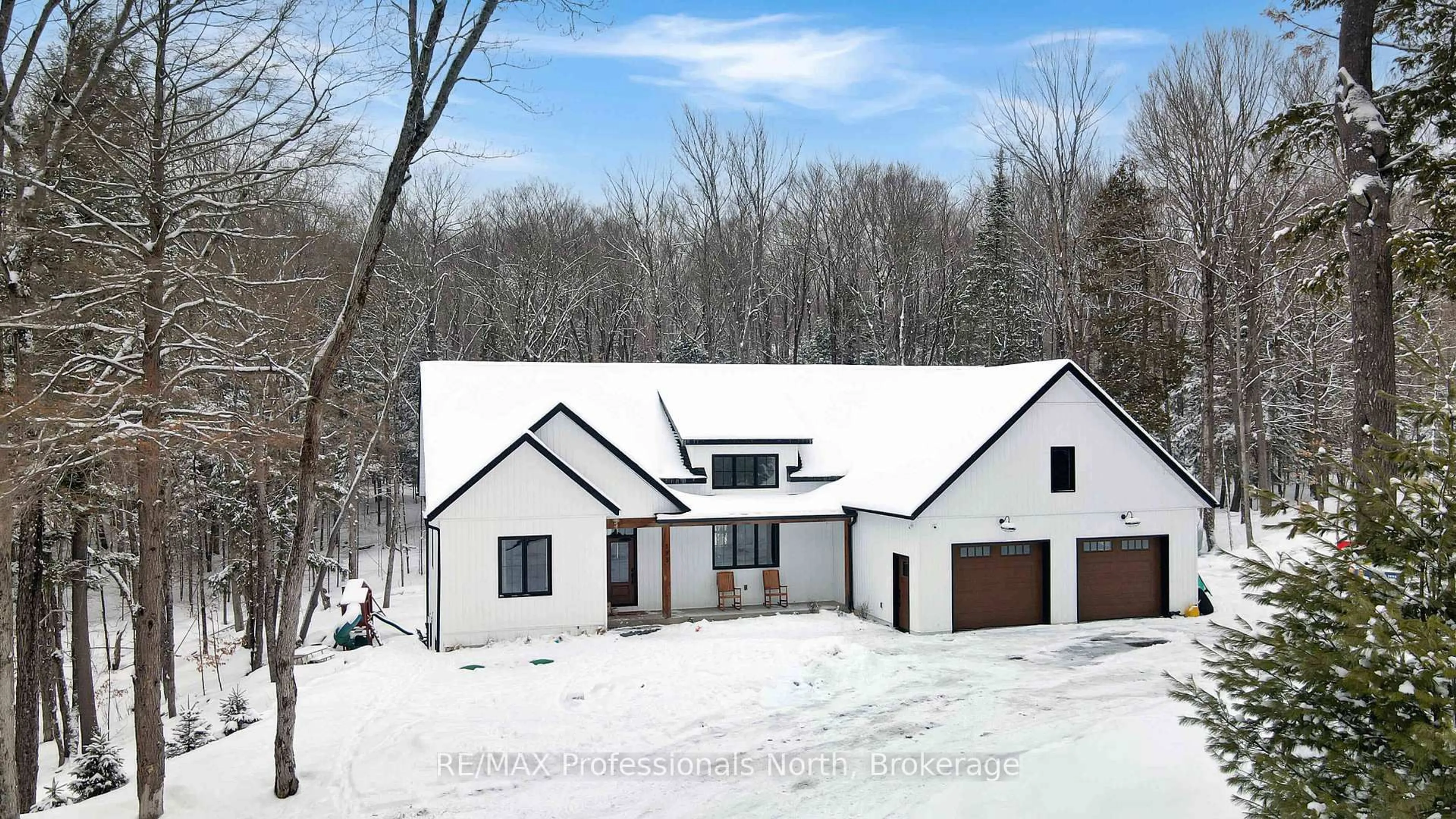 A pic from outside/outdoor area/front of a property/back of a property/a pic from drone, unknown for 195 Lakeview St, Dysart et al Ontario K0M 1S0