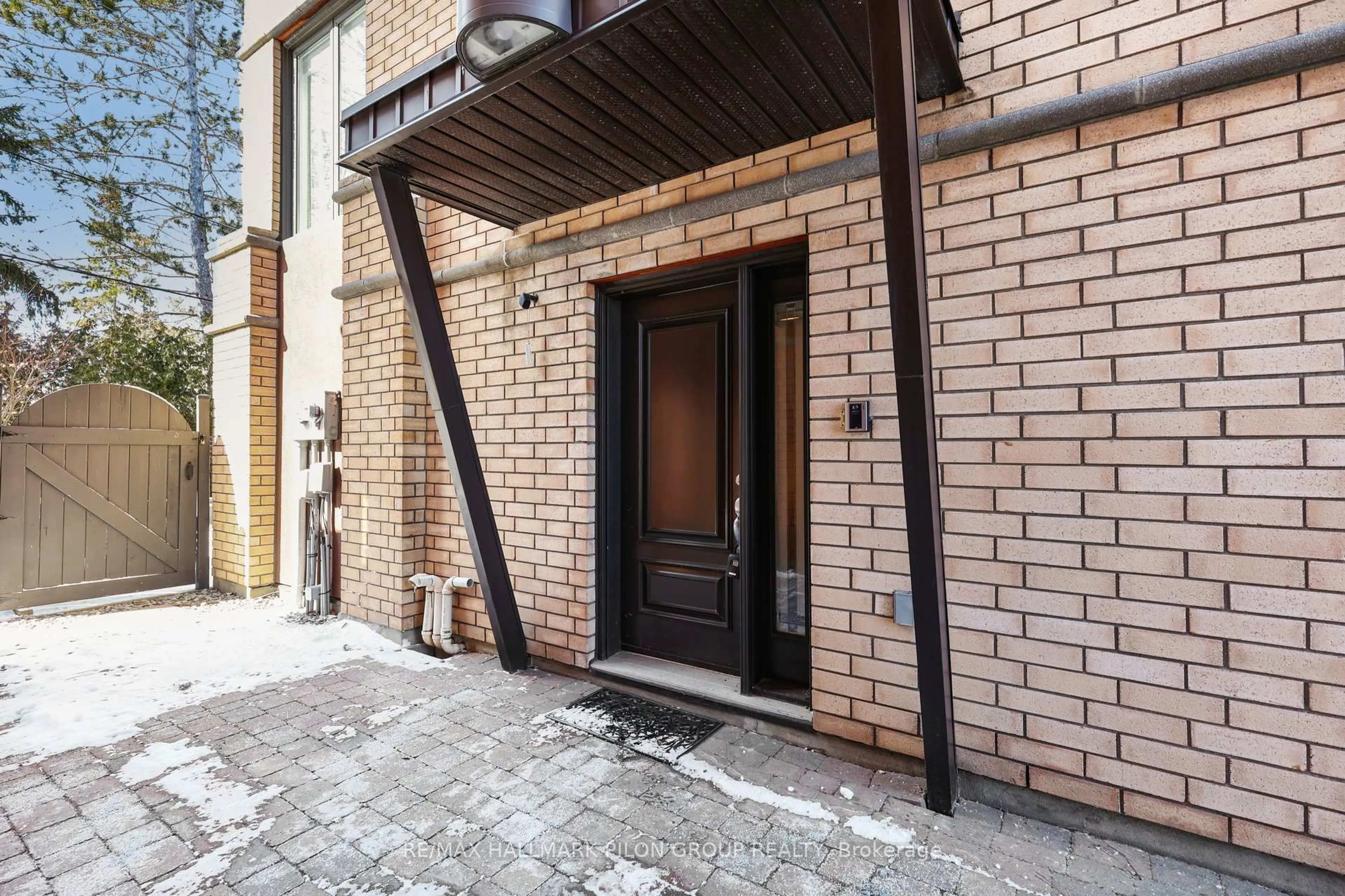 Unknown for 140 Connemara Private, Ottawa Ontario K2H 0A7