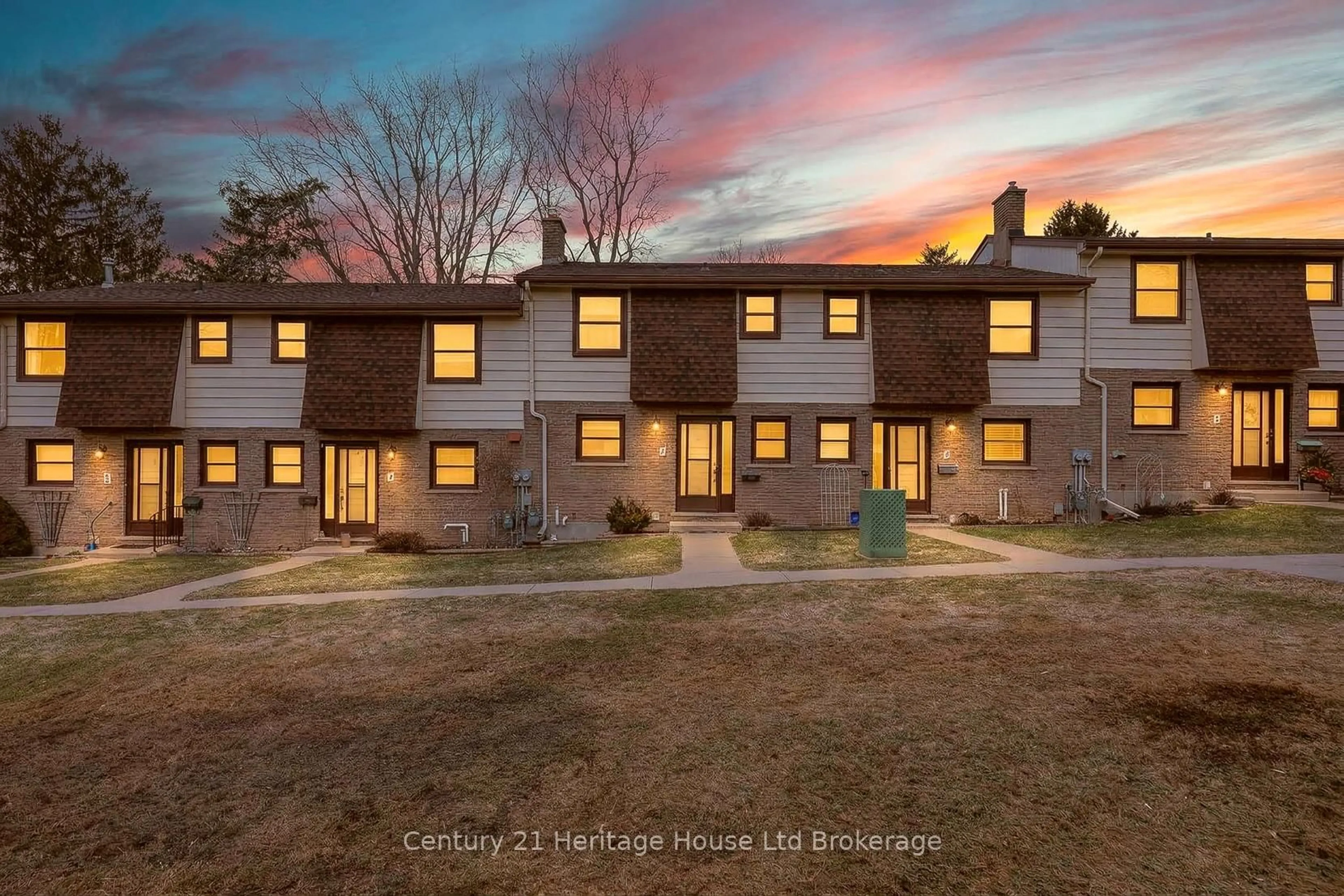 A pic from outside/outdoor area/front of a property/back of a property/a pic from drone, unknown for 335 Albert St #3, Woodstock Ontario N4S 2L3