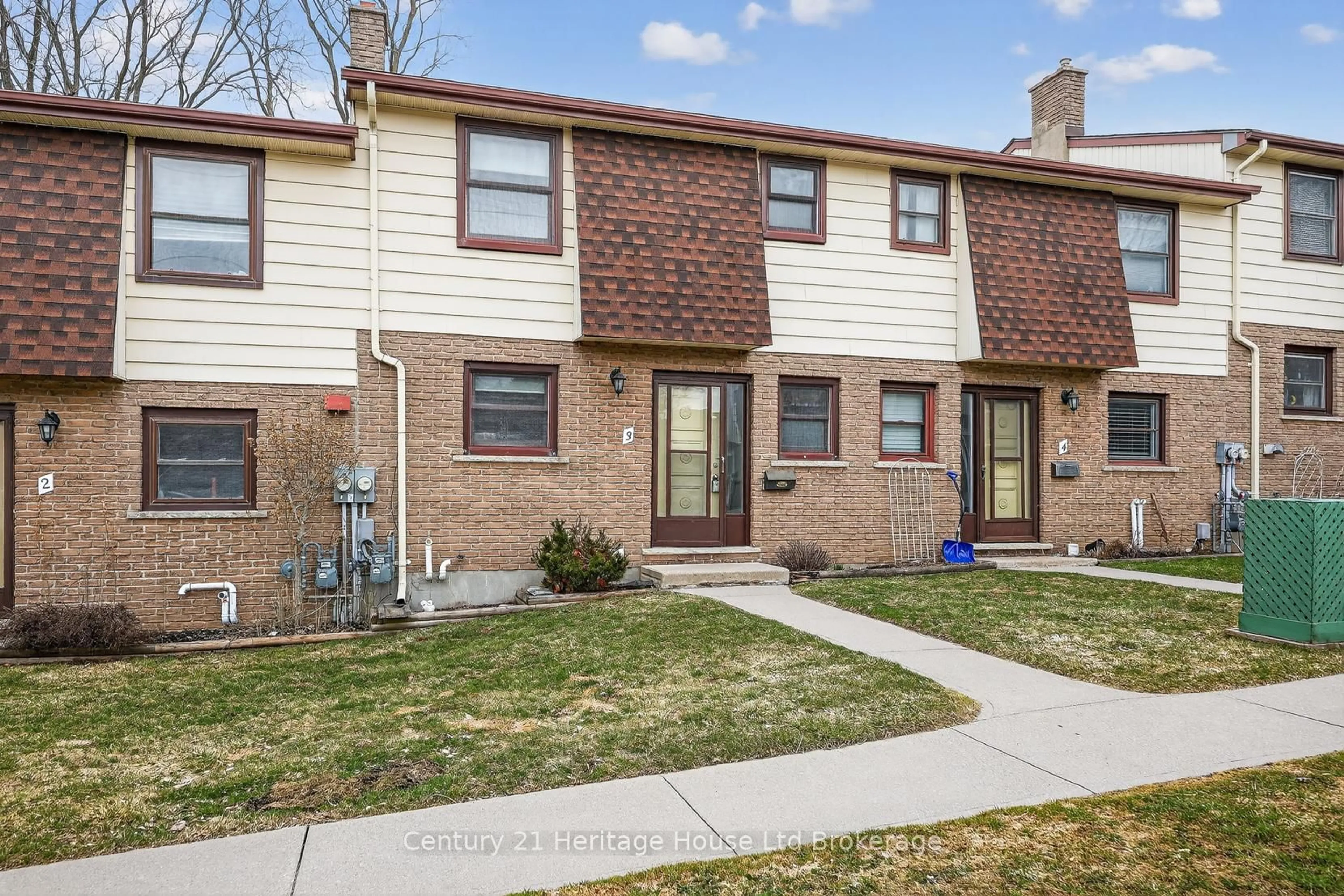 Home with brick exterior material, street for 335 Albert St #3, Woodstock Ontario N4S 2L3