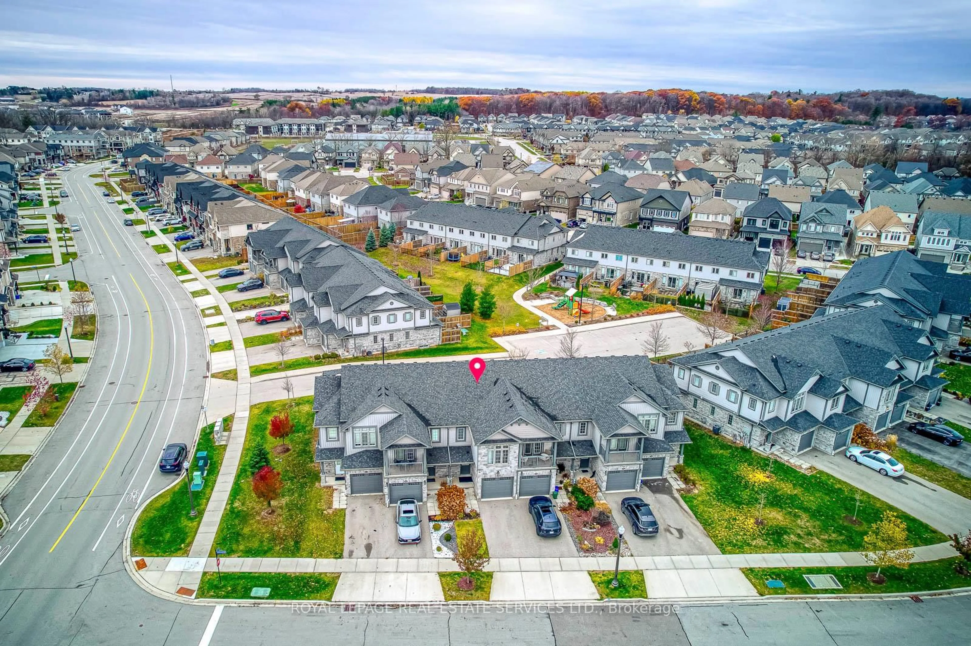 A pic from outside/outdoor area/front of a property/back of a property/a pic from drone, street for 60 Netherwood Rd, Kitchener Ontario L2P 0E4