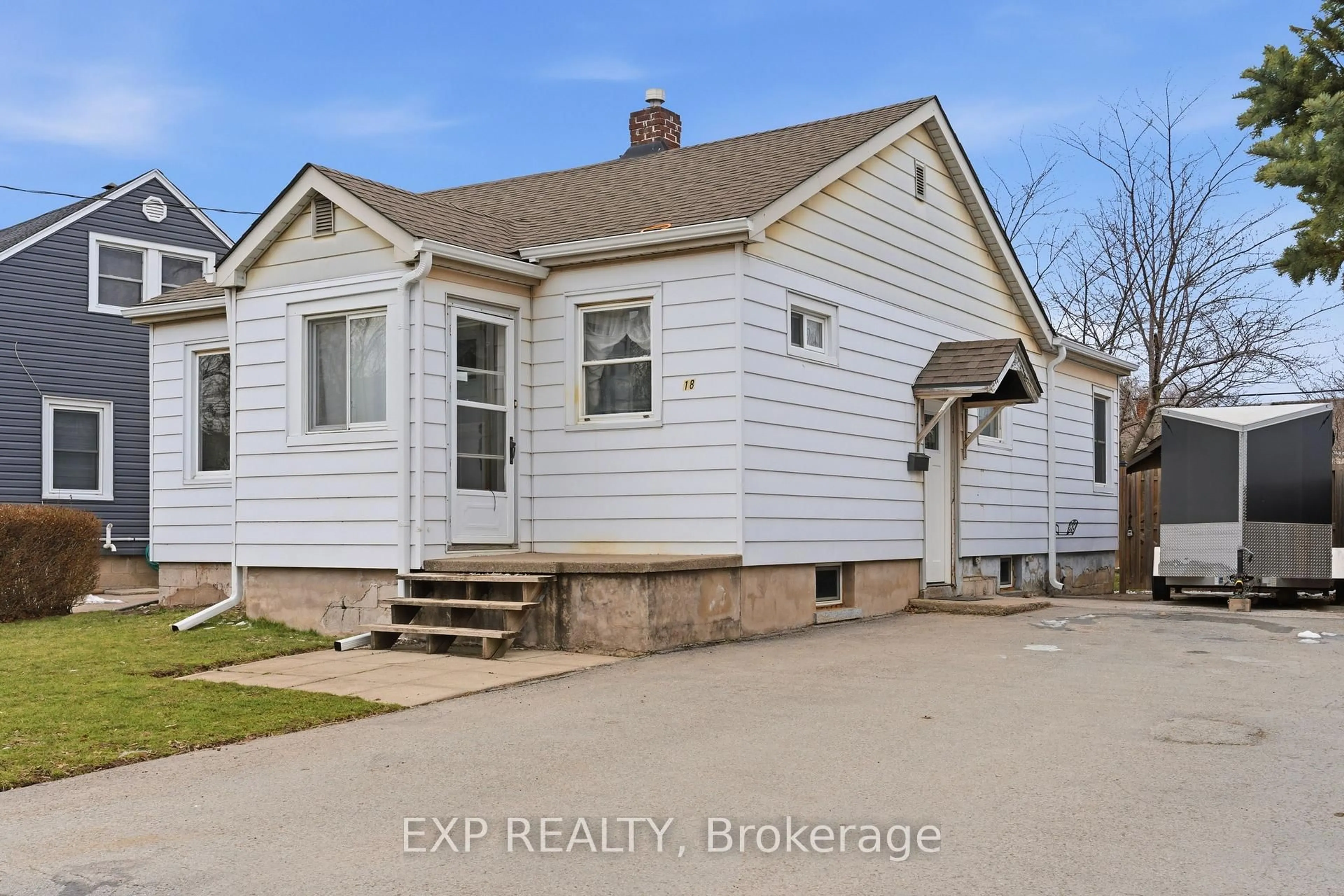 Unknown for 18 Plymouth Ave, St. Catharines Ontario L2R 2Y1