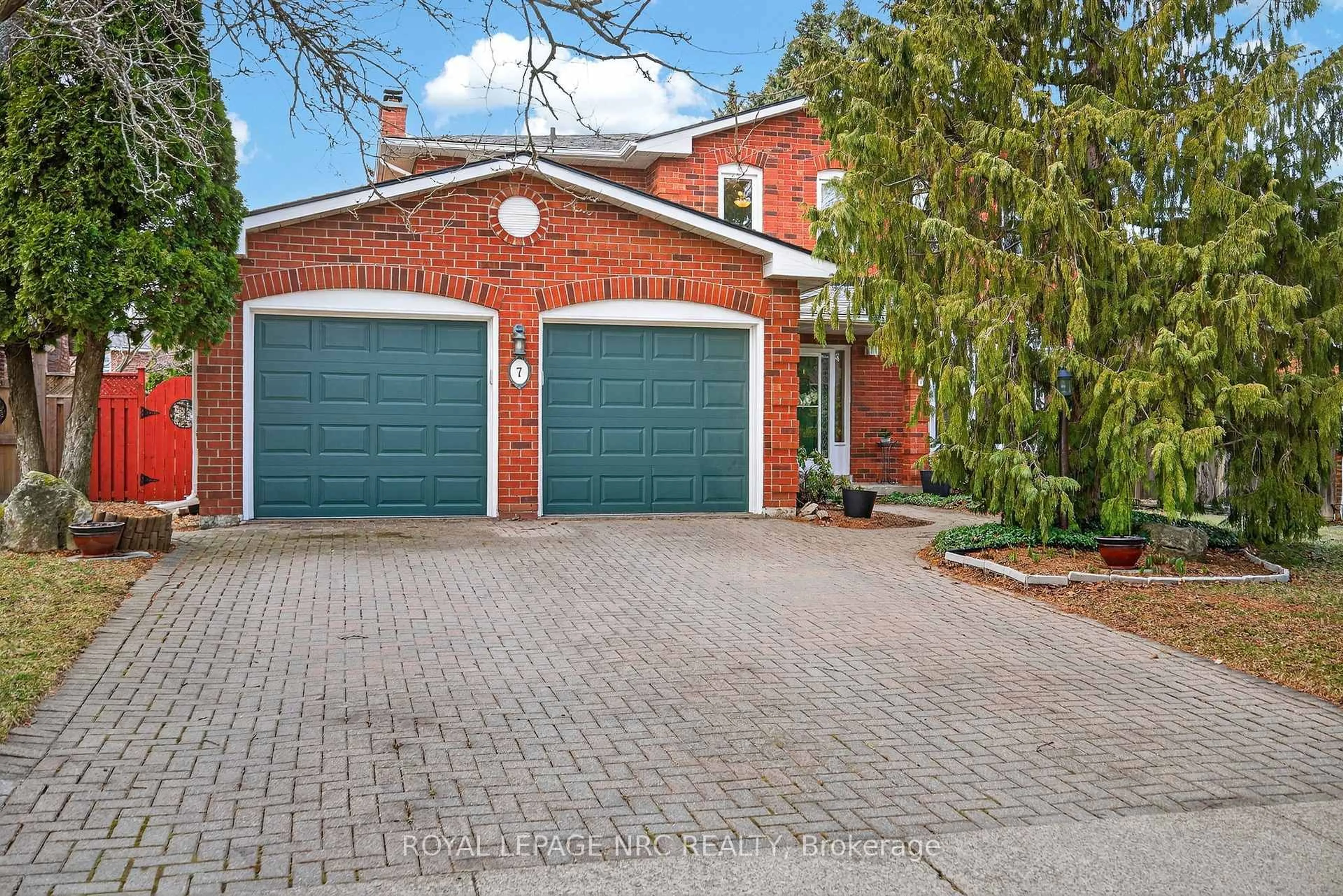 Home with brick exterior material, street for 7 Barbican Tr, St. Catharines Ontario L2T 4A1