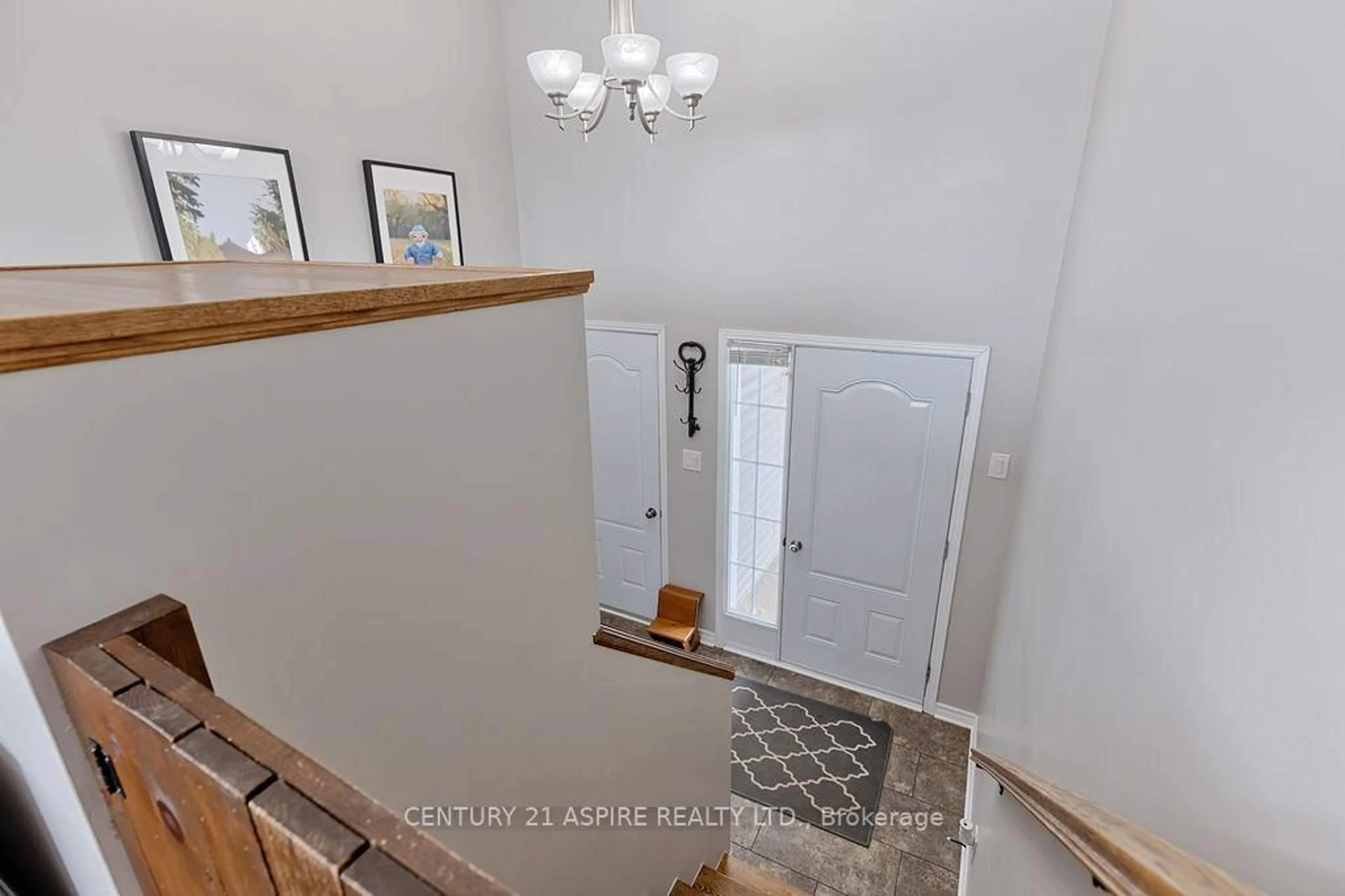Indoor entryway for 1042 Riverstone St, Petawawa Ontario K8H 0B3