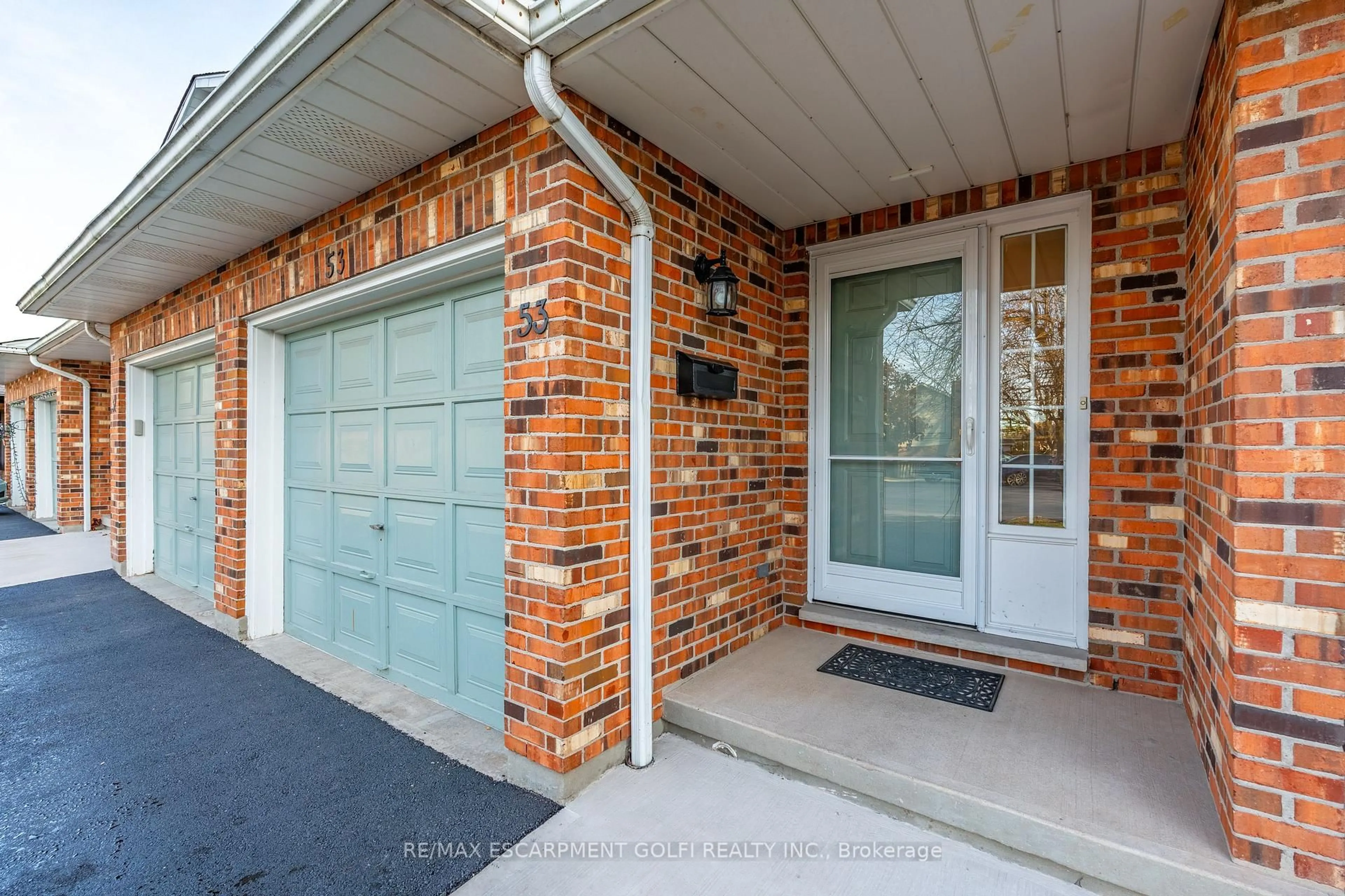 Home with brick exterior material, street for 53 Myrtle Ave, St. Catharines Ontario L2M 5W2