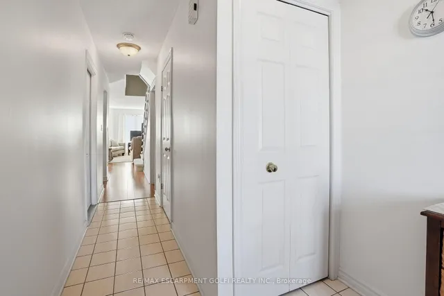 53 Myrtle Ave, St. Catharines 3