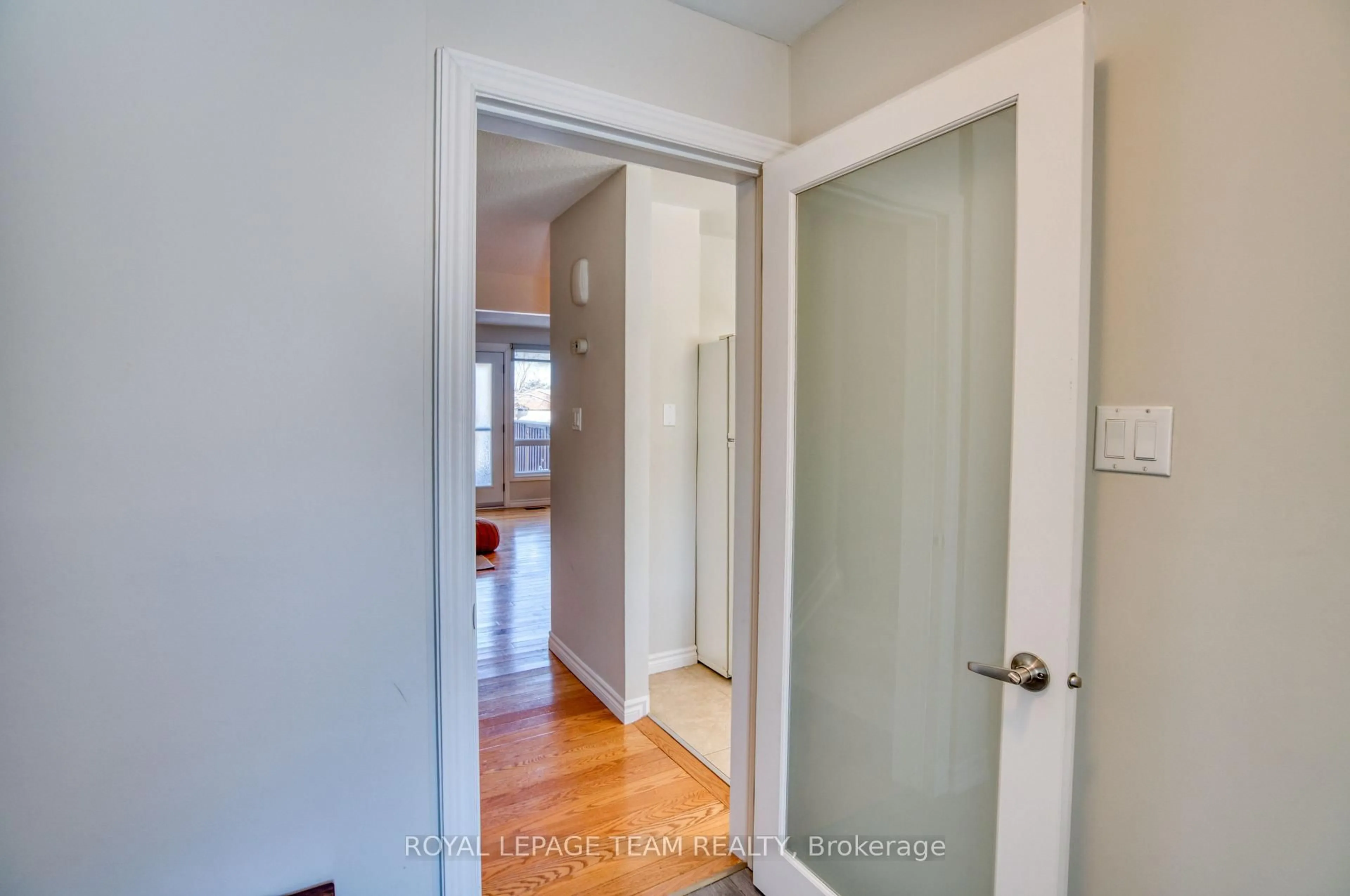 Indoor entryway for 171 Mcclintock Way, Kanata Ontario K2L 2A5