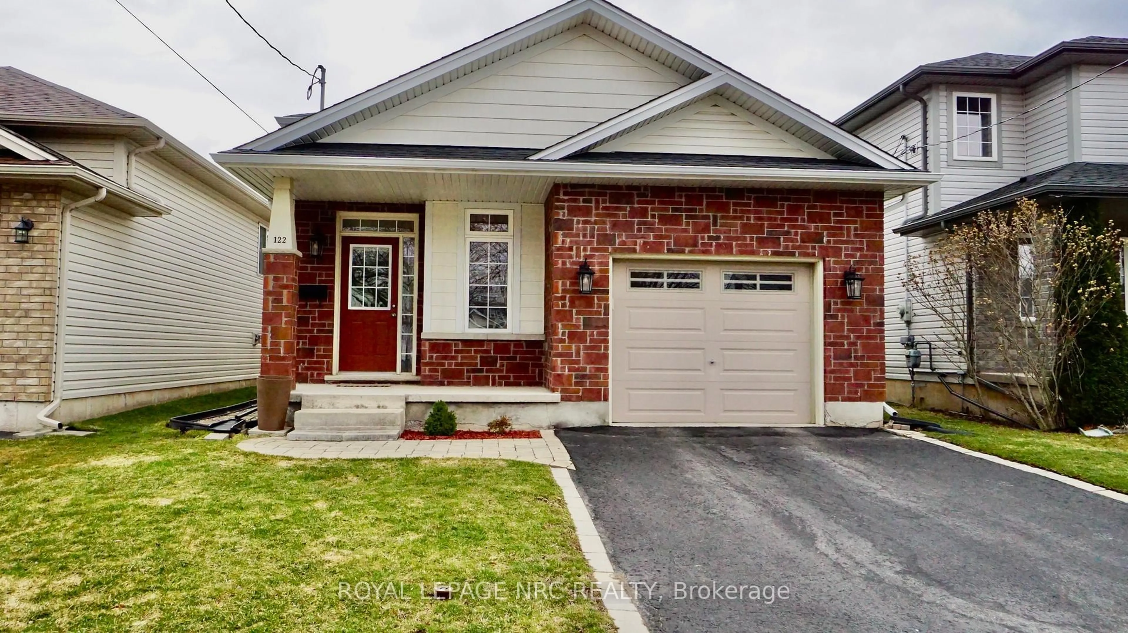 Home with brick exterior material, street for 122 Wallace Ave, Welland Ontario L3B 1R5