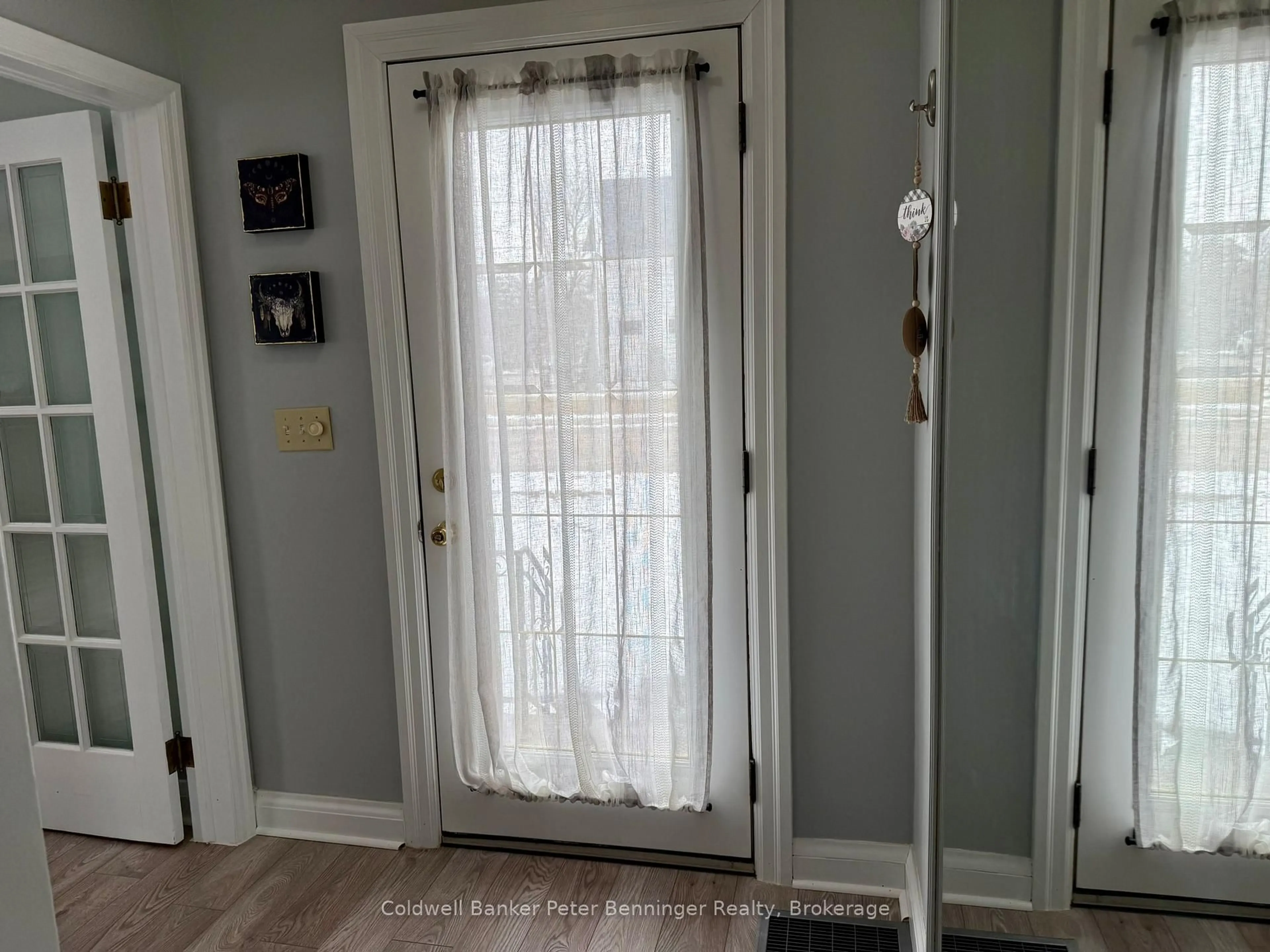 Indoor entryway for 501 Napier St, Brockton Ontario N0G 2V0