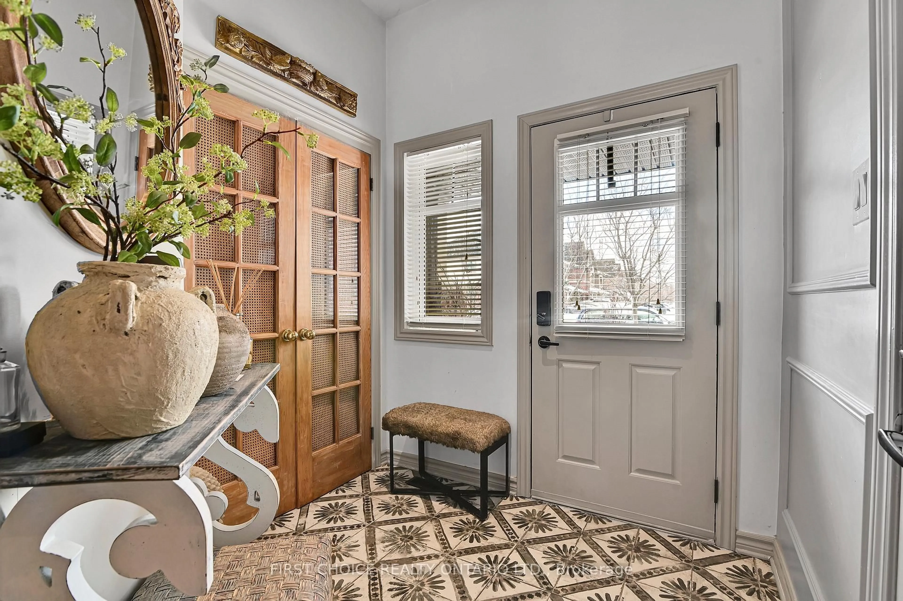 Indoor entryway for 358 Gerry Lalonde Dr, Ottawa Ontario K4A 0Y3