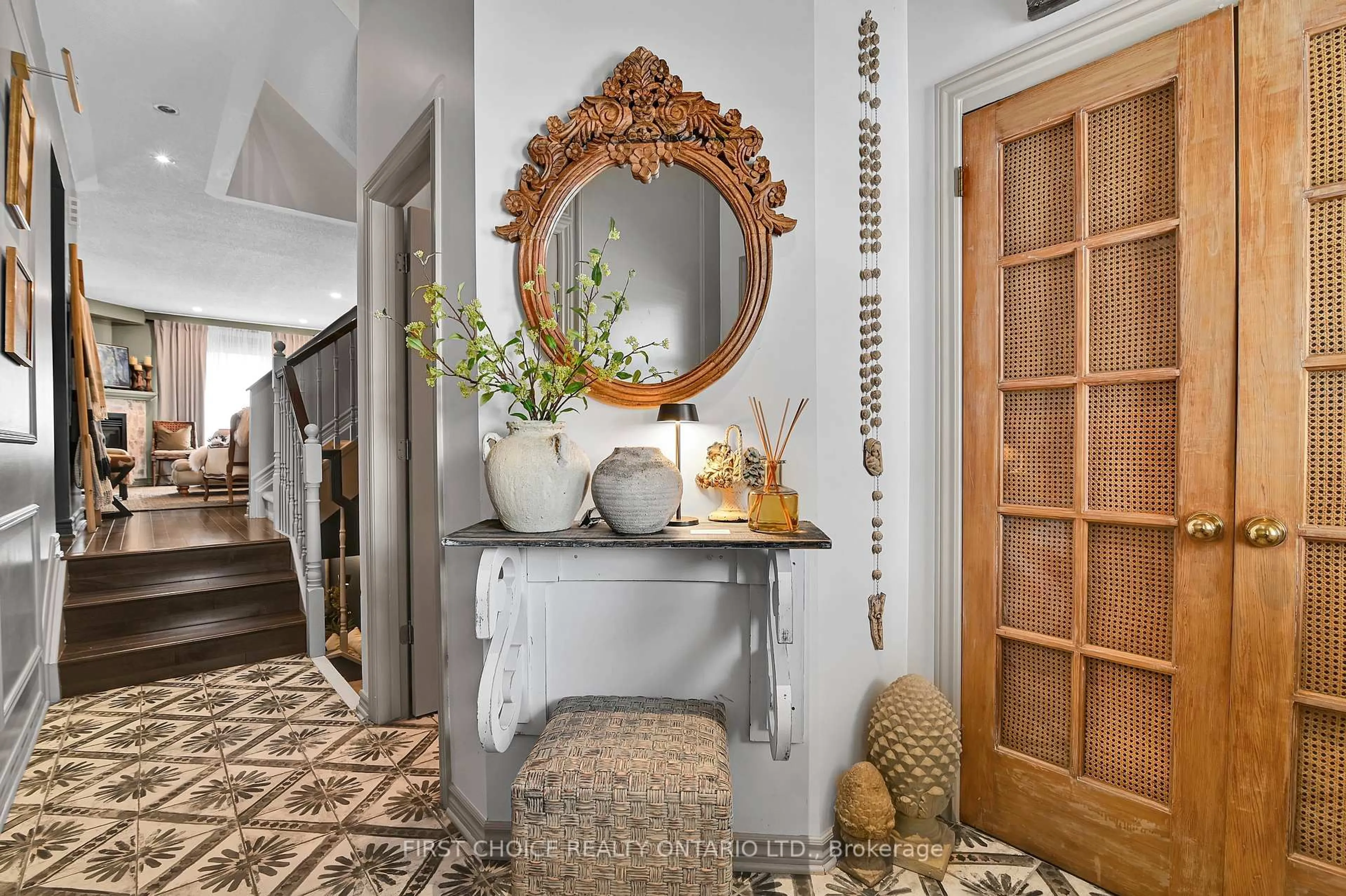 Indoor entryway for 358 Gerry Lalonde Dr, Ottawa Ontario K4A 0Y3