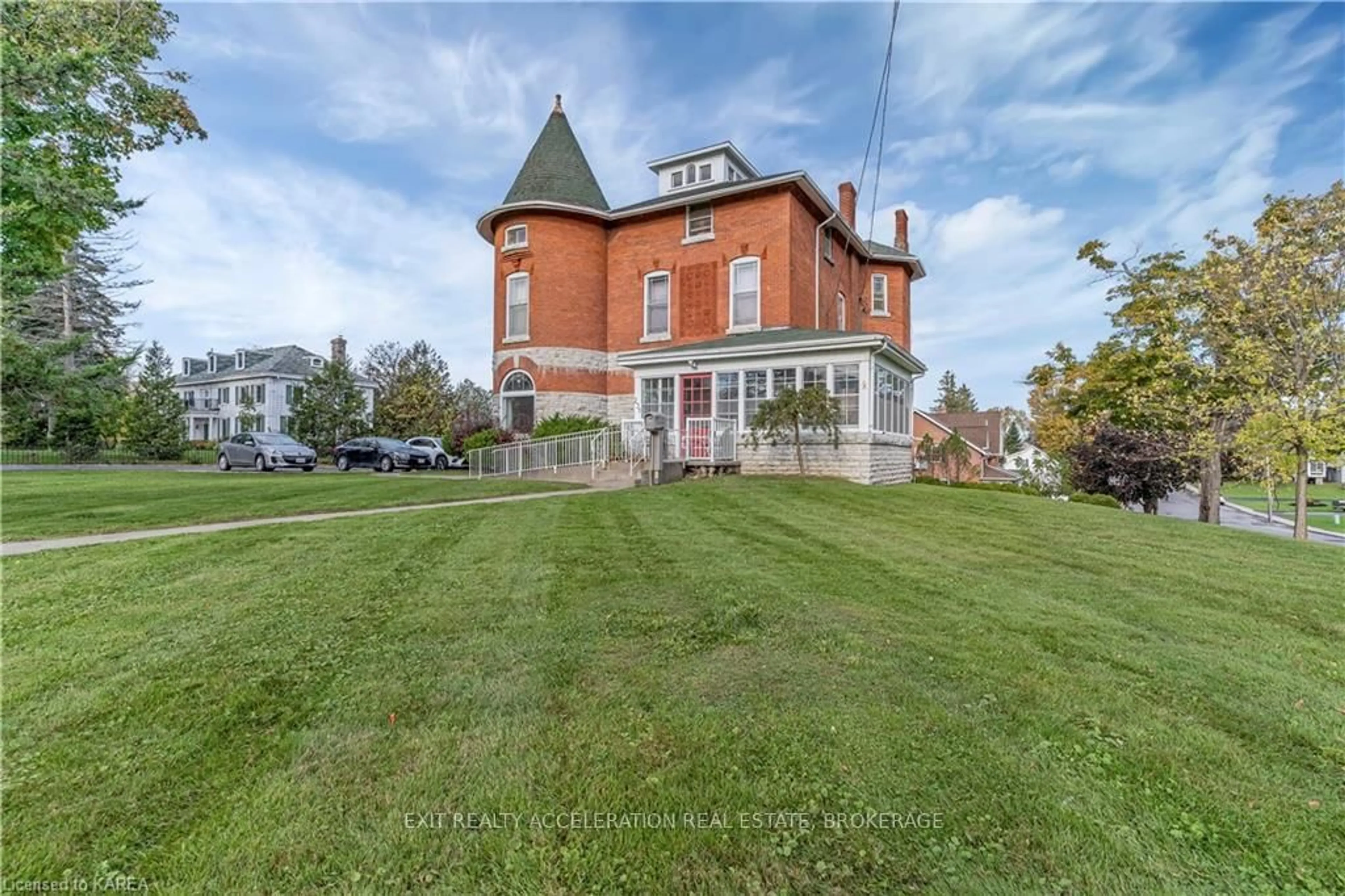 A pic from outside/outdoor area/front of a property/back of a property/a pic from drone, building for 231 Dundas St, Greater Napanee Ontario K7R 2A9