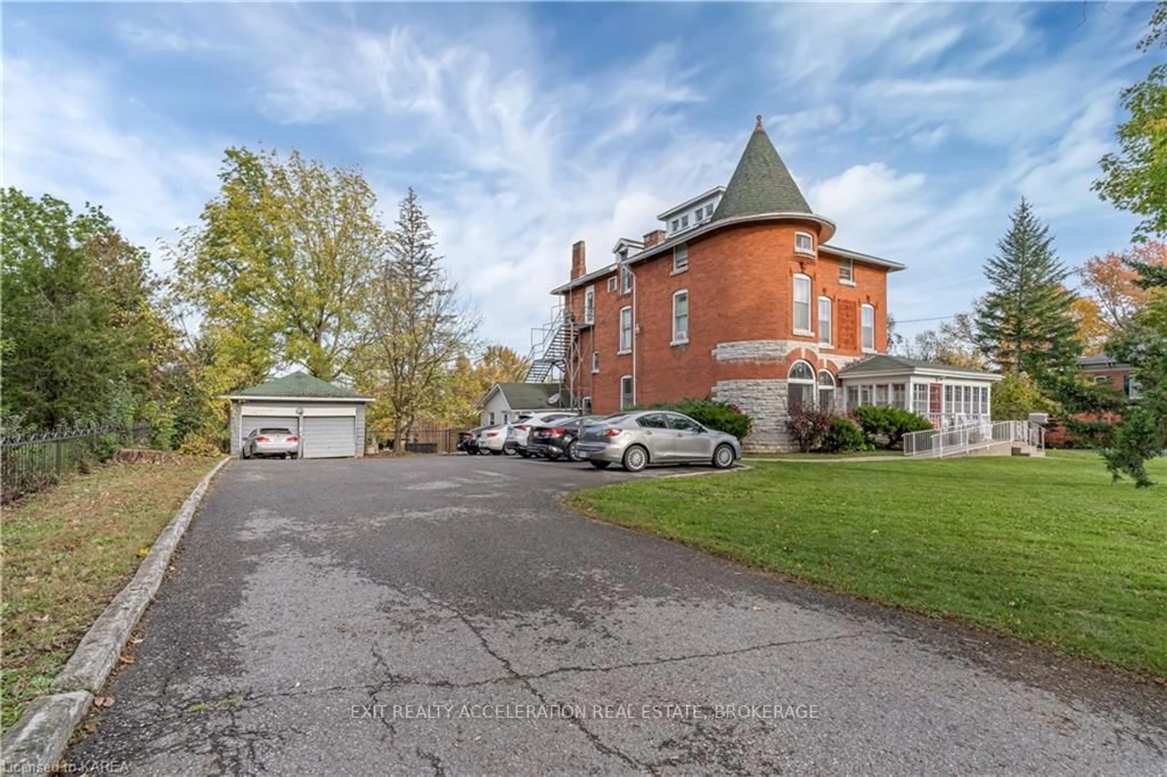 A pic from outside/outdoor area/front of a property/back of a property/a pic from drone, street for 231 Dundas St, Greater Napanee Ontario K7R 2A9