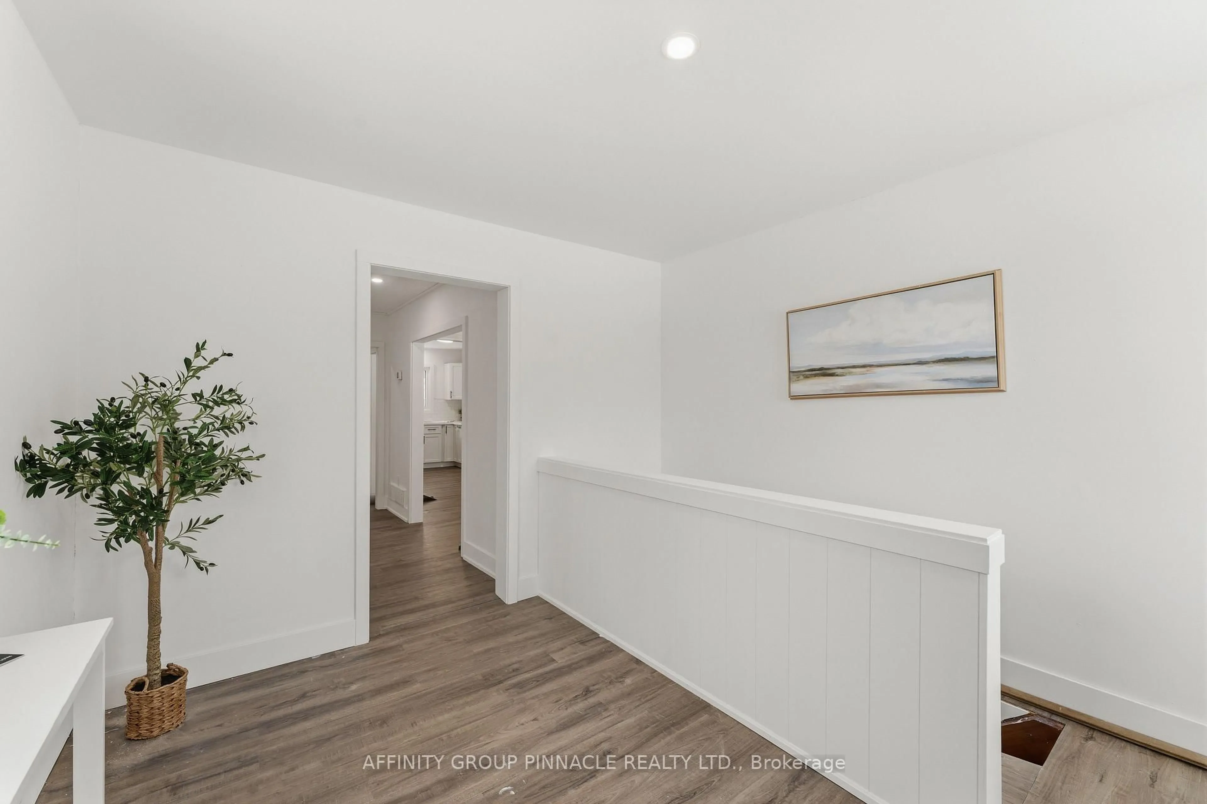 Indoor entryway for 544 County 121 Rd, Kawartha Lakes Ontario K0M 1N0