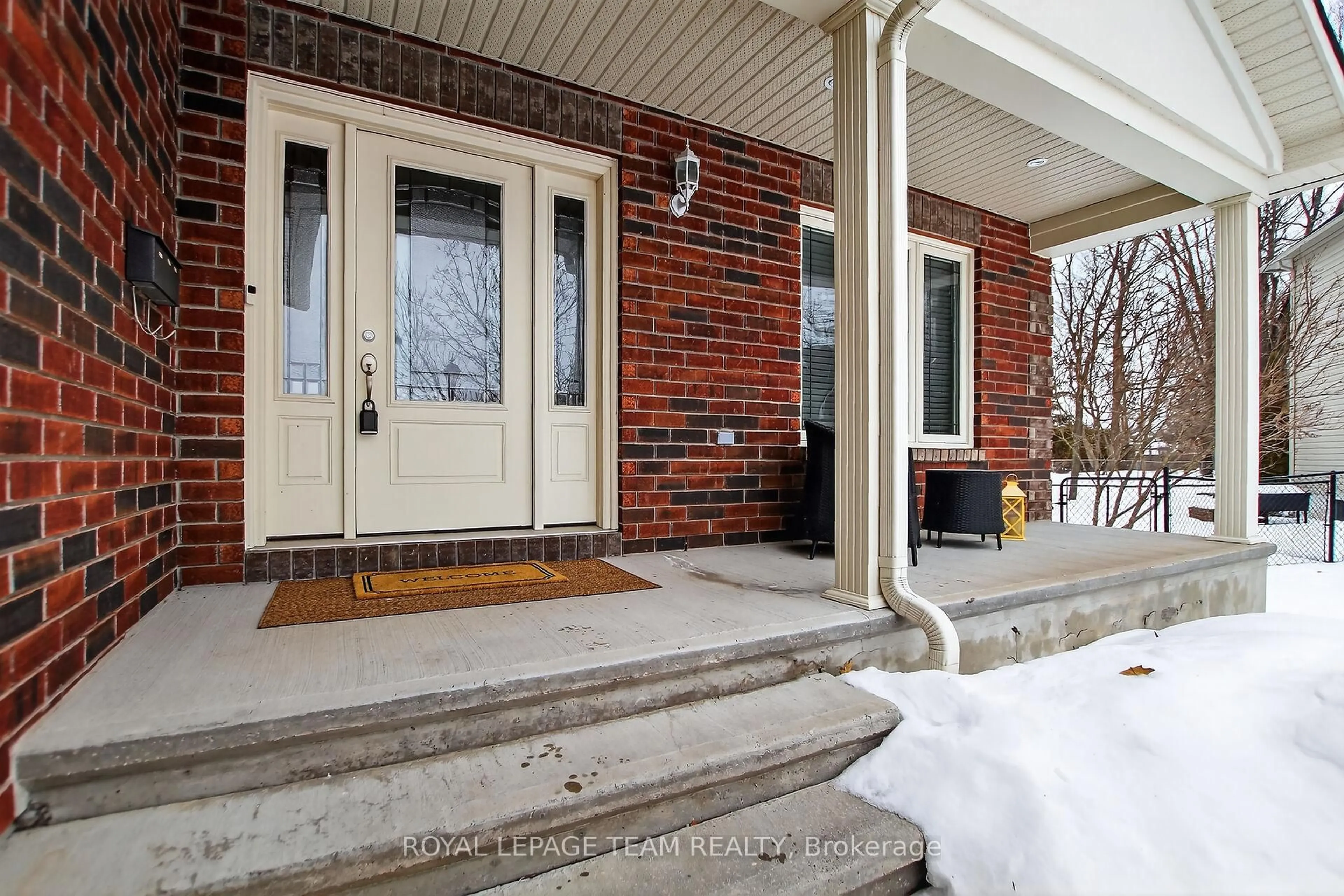 Indoor entryway for 124 Comba Dr, Carleton Place Ontario K7C 4V2