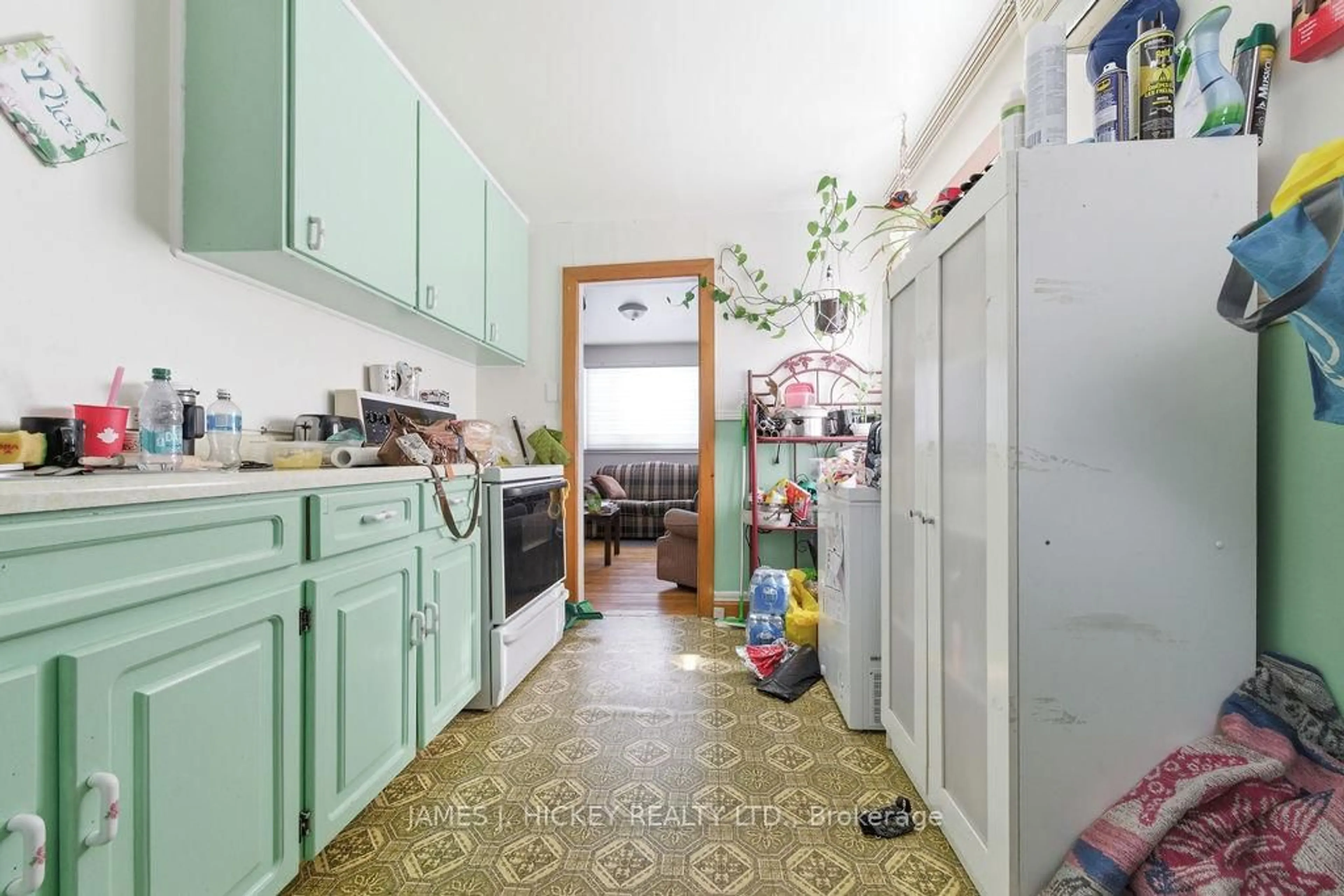 Standard kitchen, unknown for 6 Hillcrest Ave, Deep River Ontario K0J 1P0