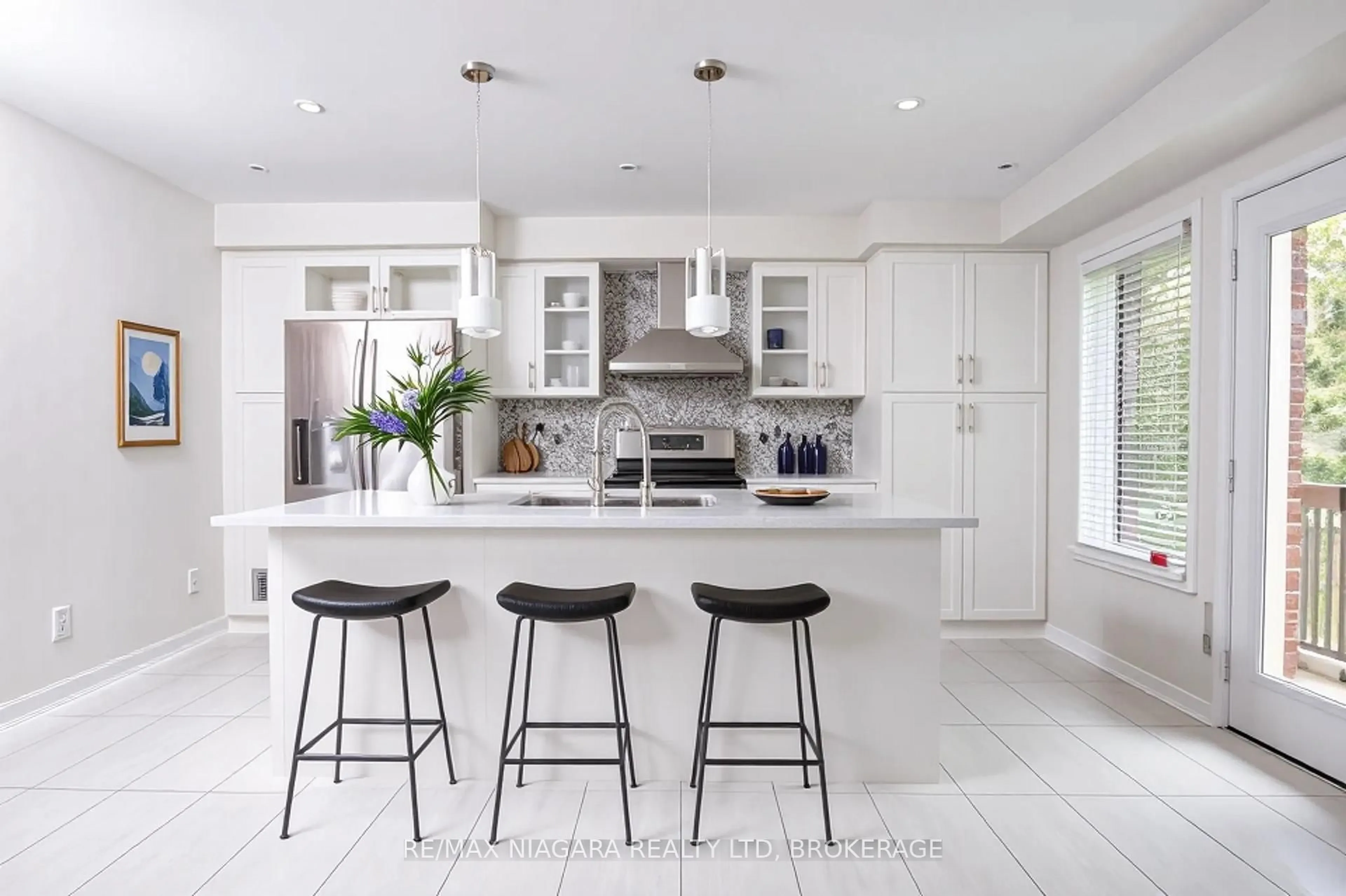 Contemporary kitchen, ceramic/tile floor for 8573 Sweet Chestnut Dr, Niagara Falls Ontario L2H 0N1