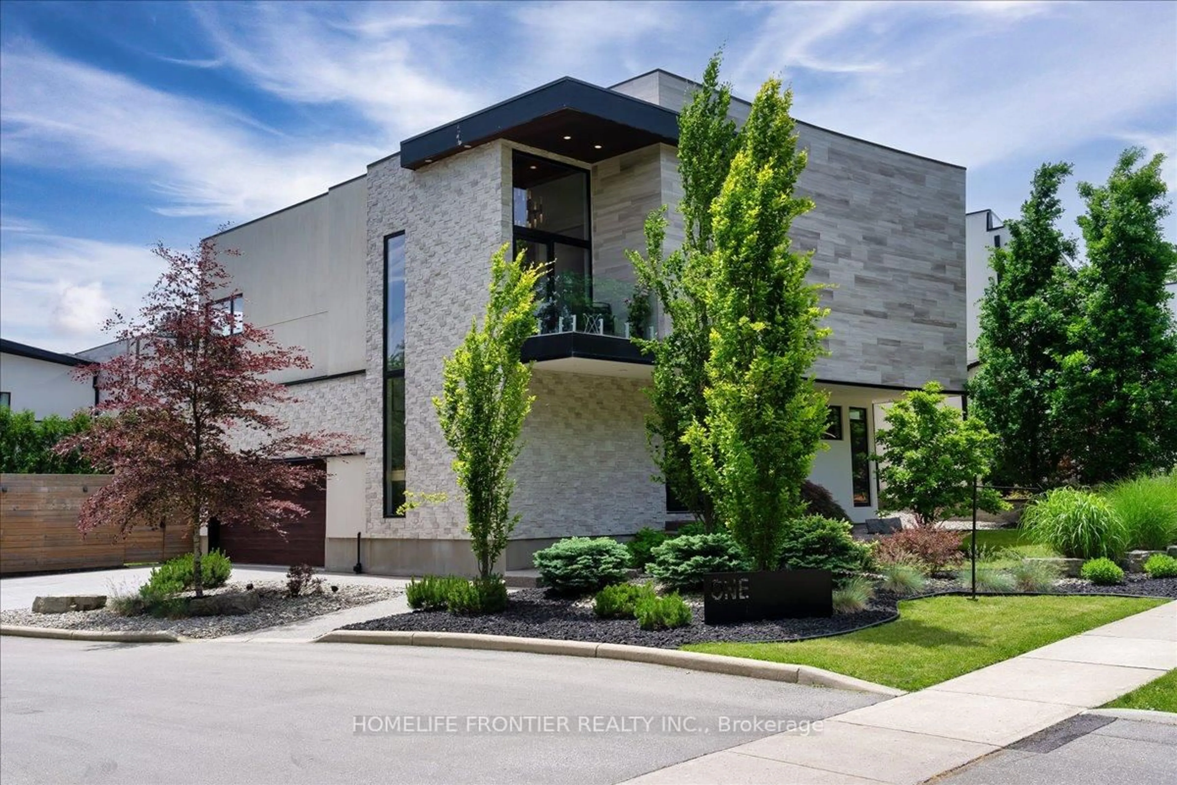 Home with brick exterior material, building for 1452 Byron Baseline Rd #1, London South Ontario N6K 2V6