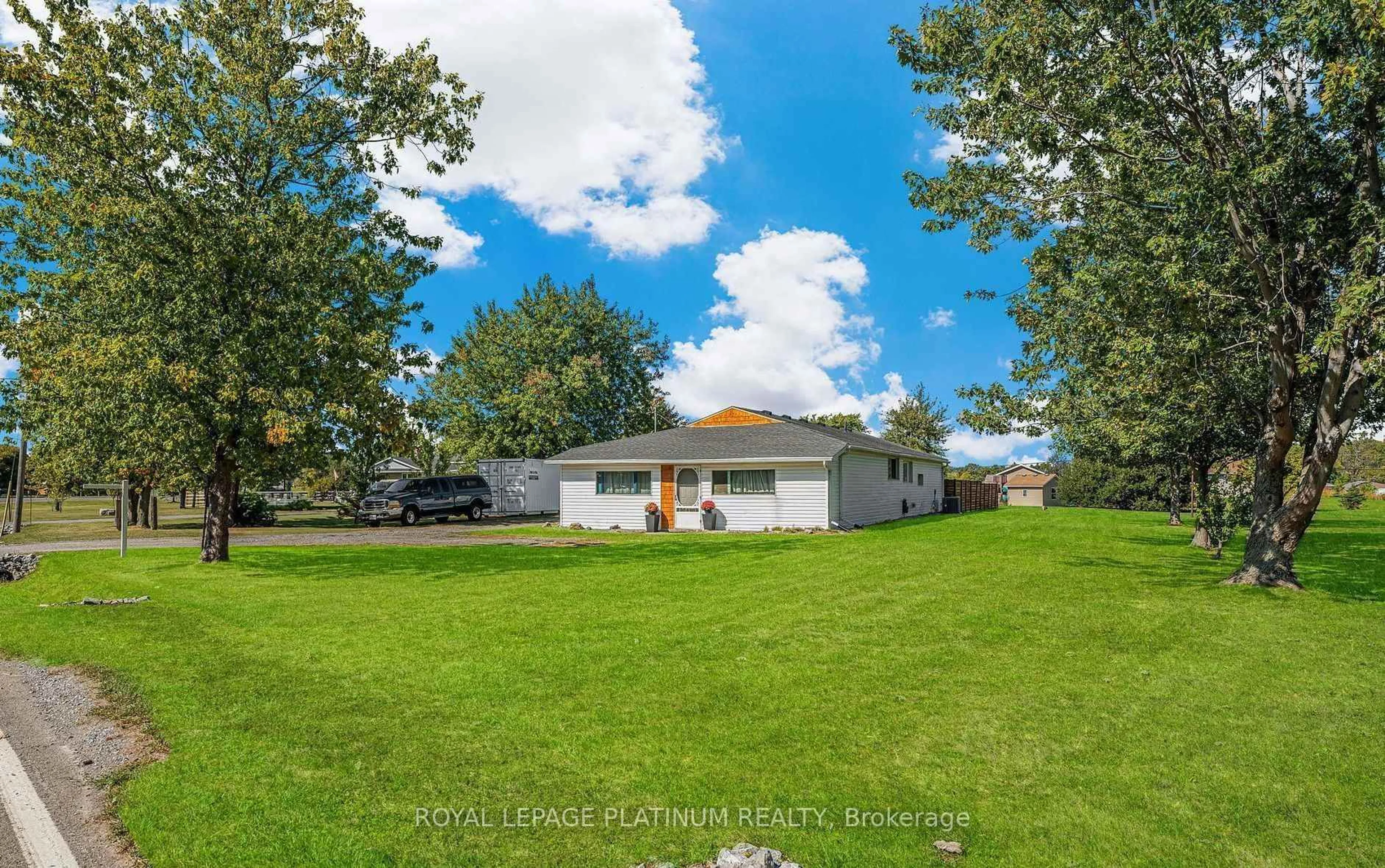 A pic from outside/outdoor area/front of a property/back of a property/a pic from drone, water/lake/river/ocean view for 4546 Sherkston Rd, Port Colborne Ontario L0S 1R0