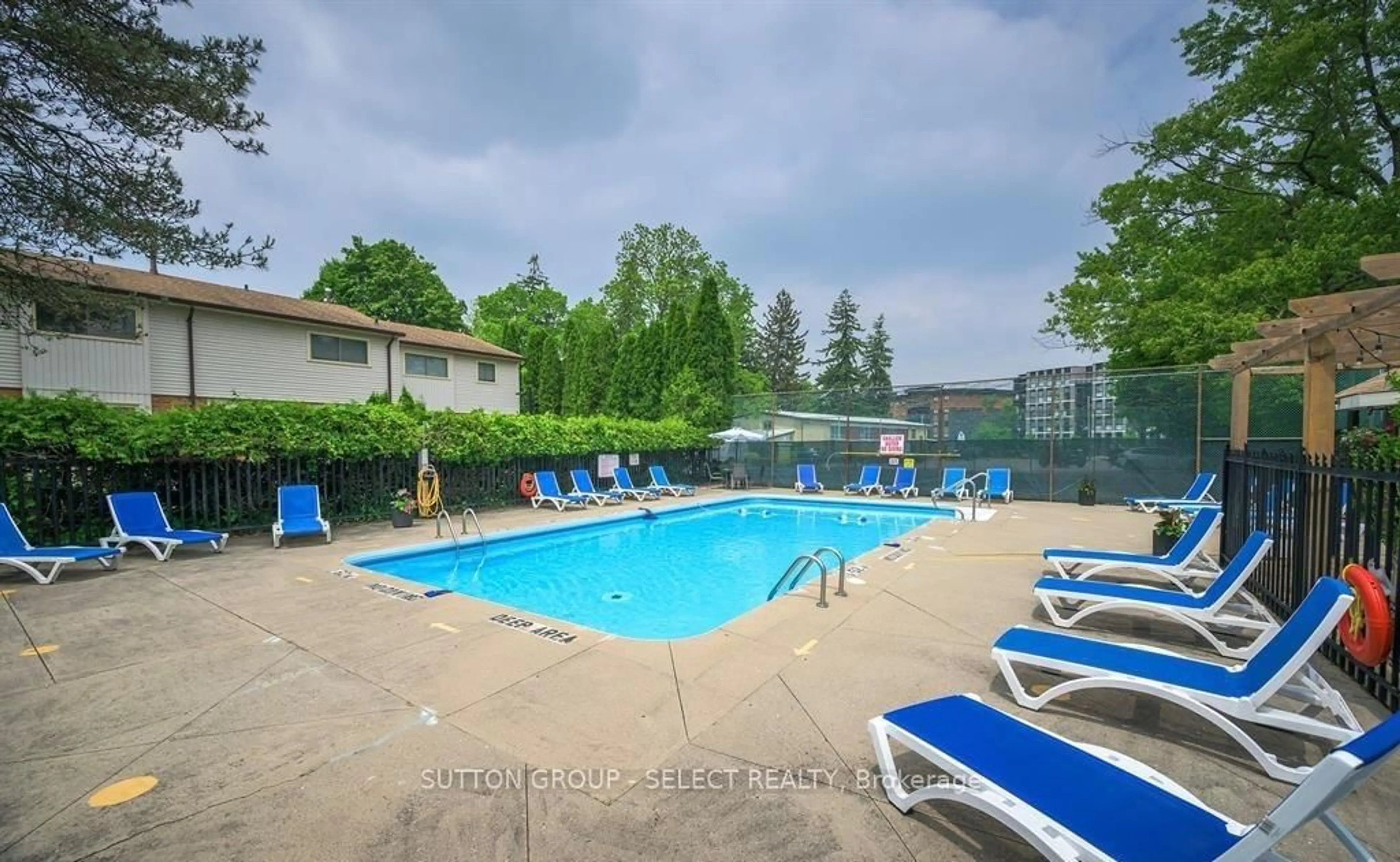Pool for 1328 Commissioners Rd #88, London South Ontario N6K 2Y6