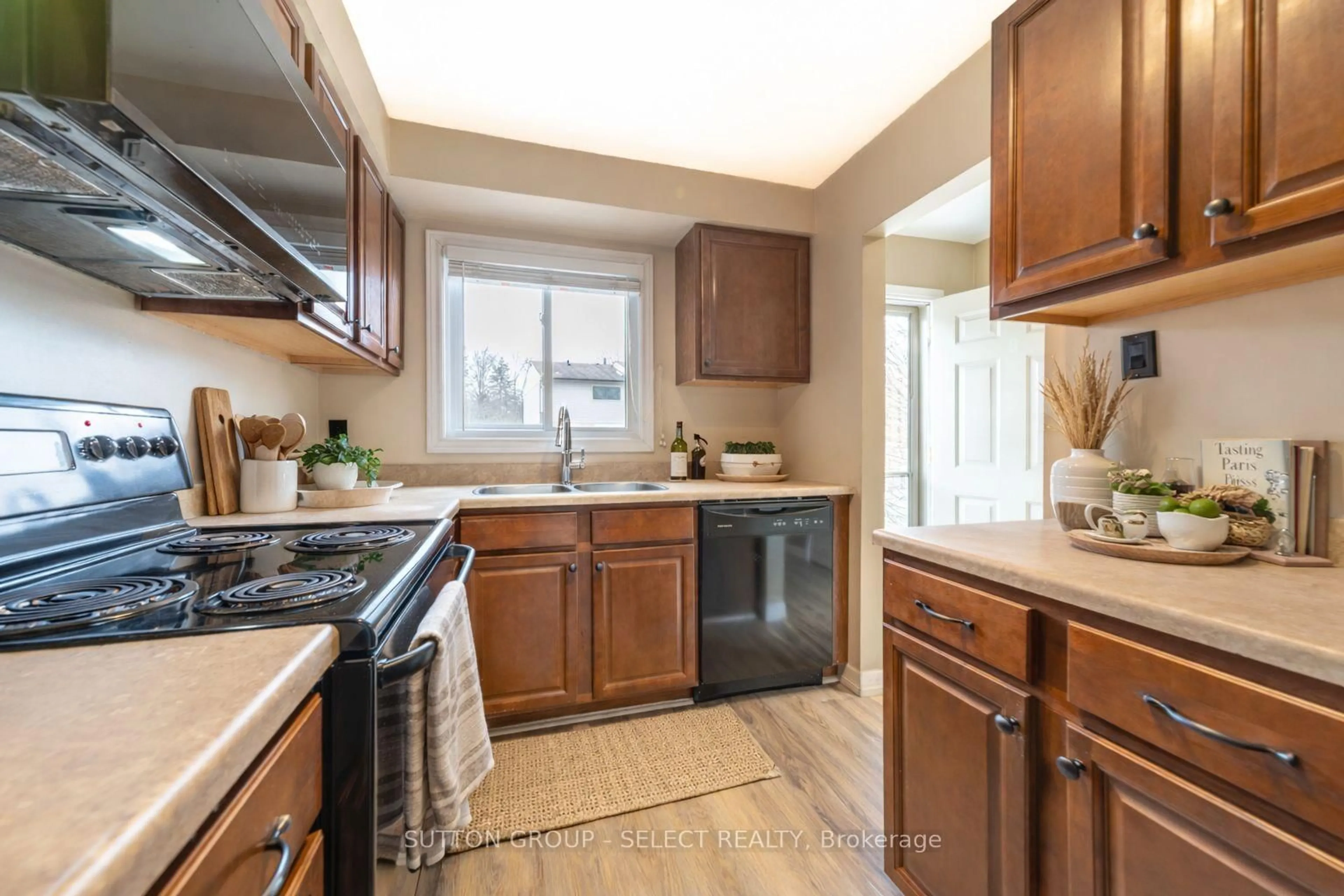 Unknown for 1328 Commissioners Rd #88, London South Ontario N6K 2Y6