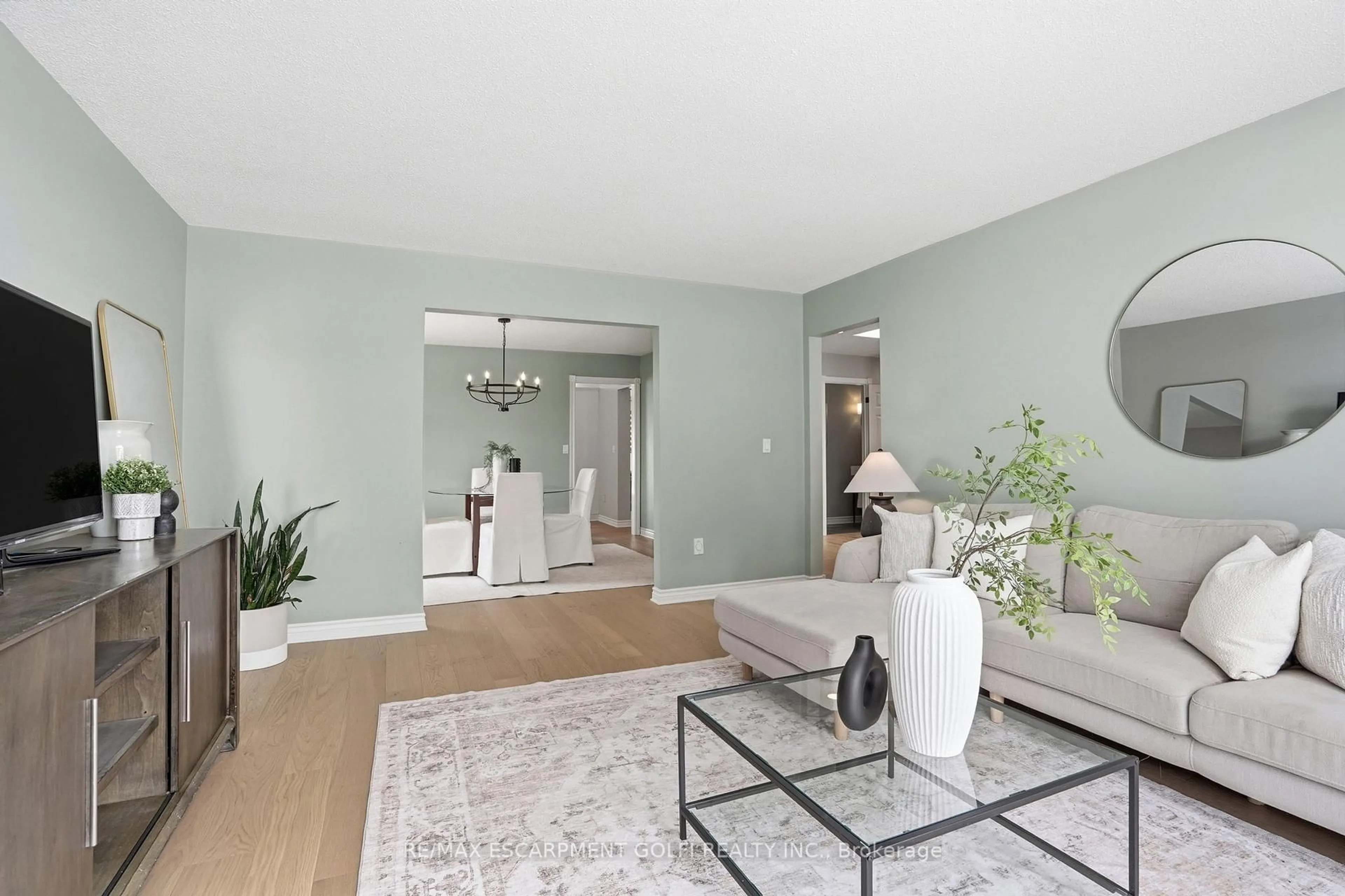 Indoor entryway for 181 Lawrence Lane, Pelham Ontario L0S 1E4