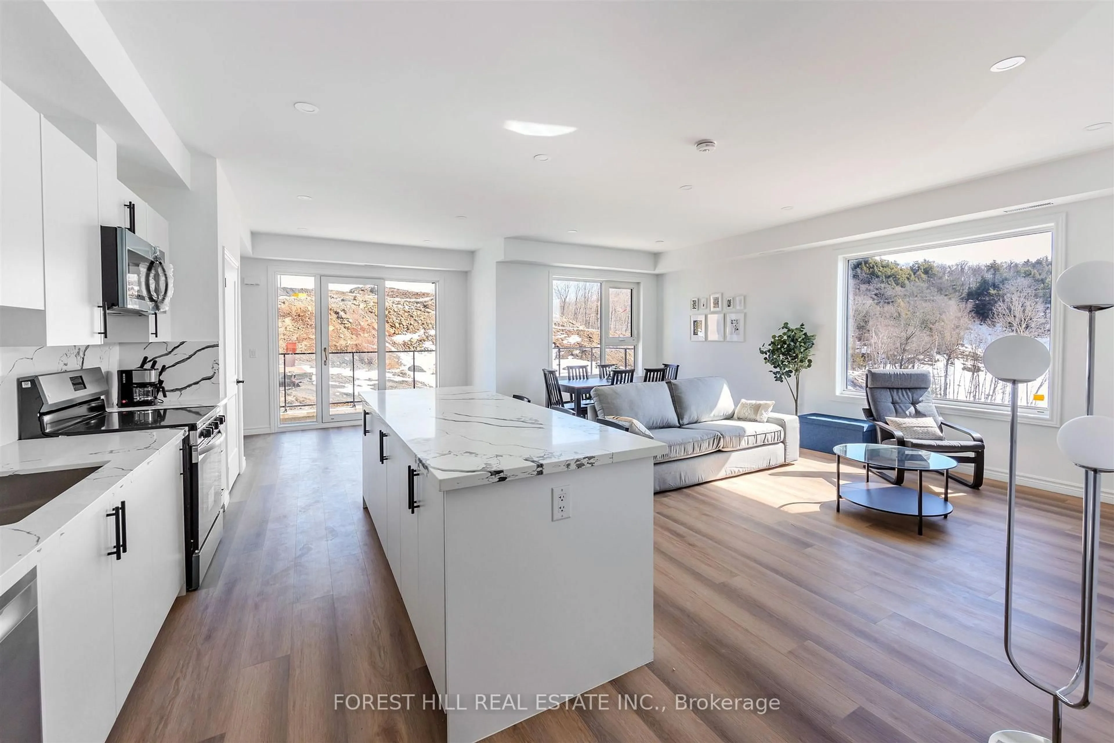 Open concept kitchen, unknown for 119 Town Line Rd #F101, Huntsville Ontario P1H 1S7