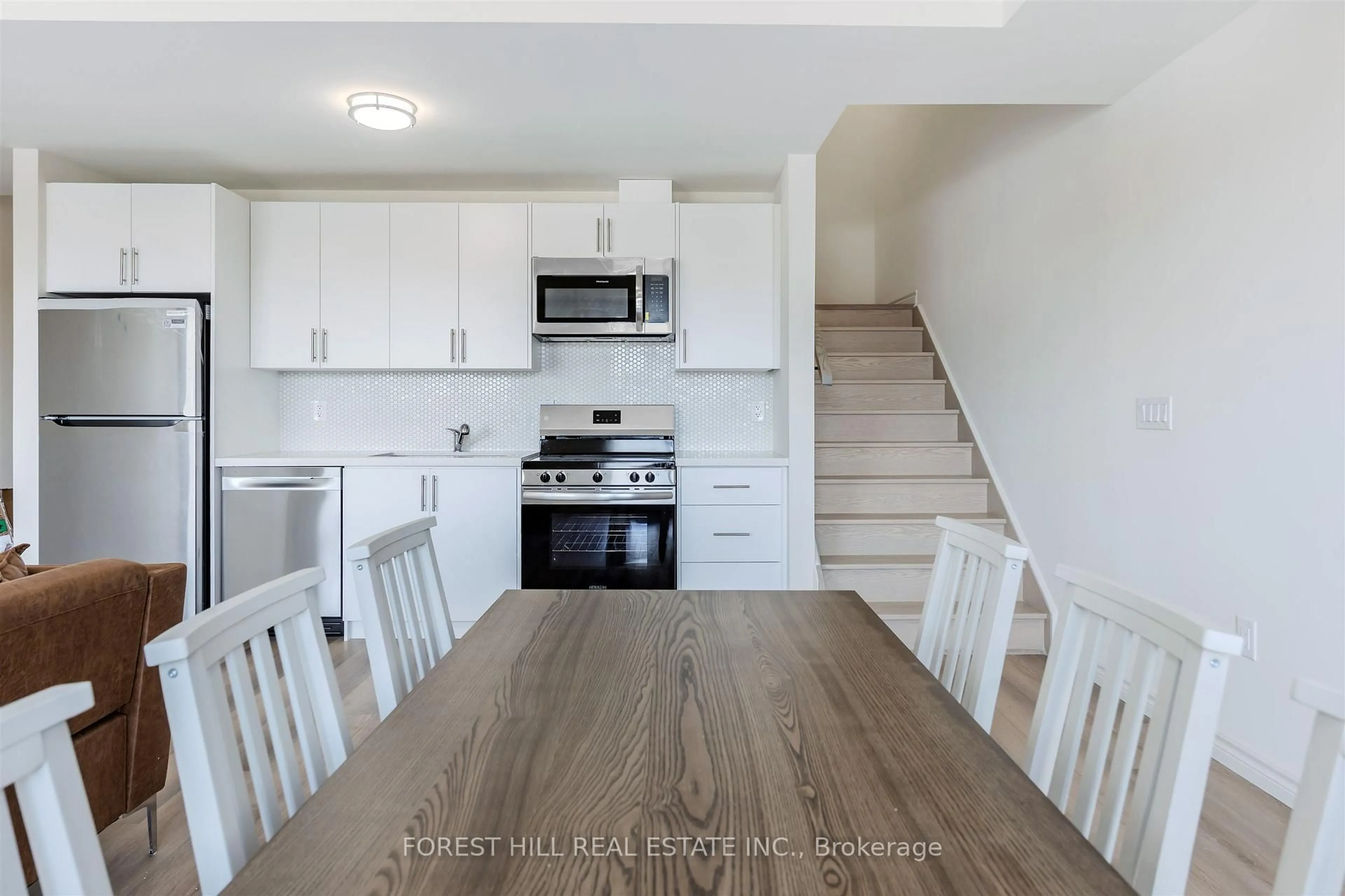 Open concept kitchen, unknown for 119 Town Line Rd #F109, Huntsville Ontario P1H 1S7