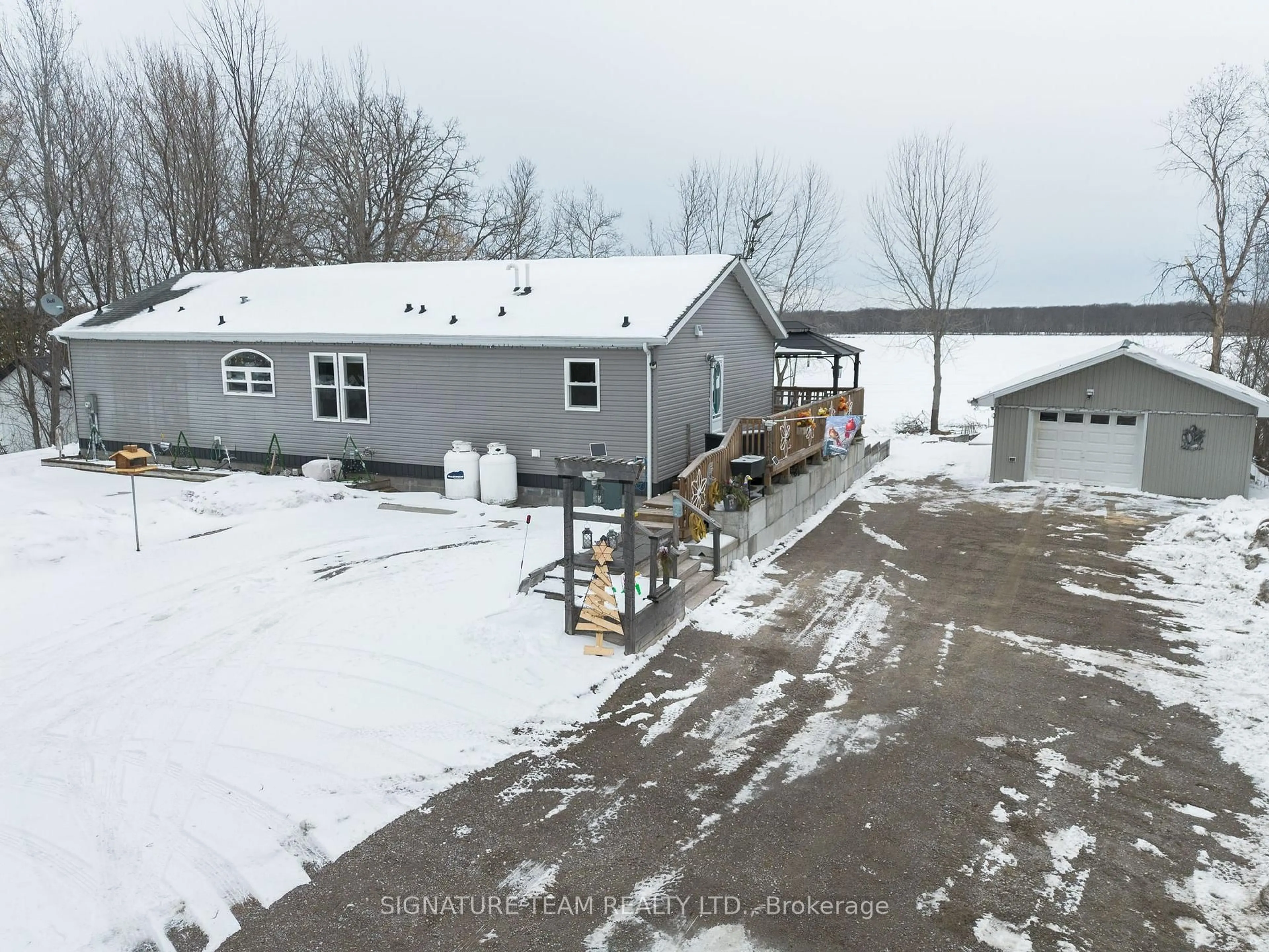 A pic from outside/outdoor area/front of a property/back of a property/a pic from drone, water/lake/river/ocean view for 428 Lacroix Bay Rd, Westmeath Ontario K0J 2L0