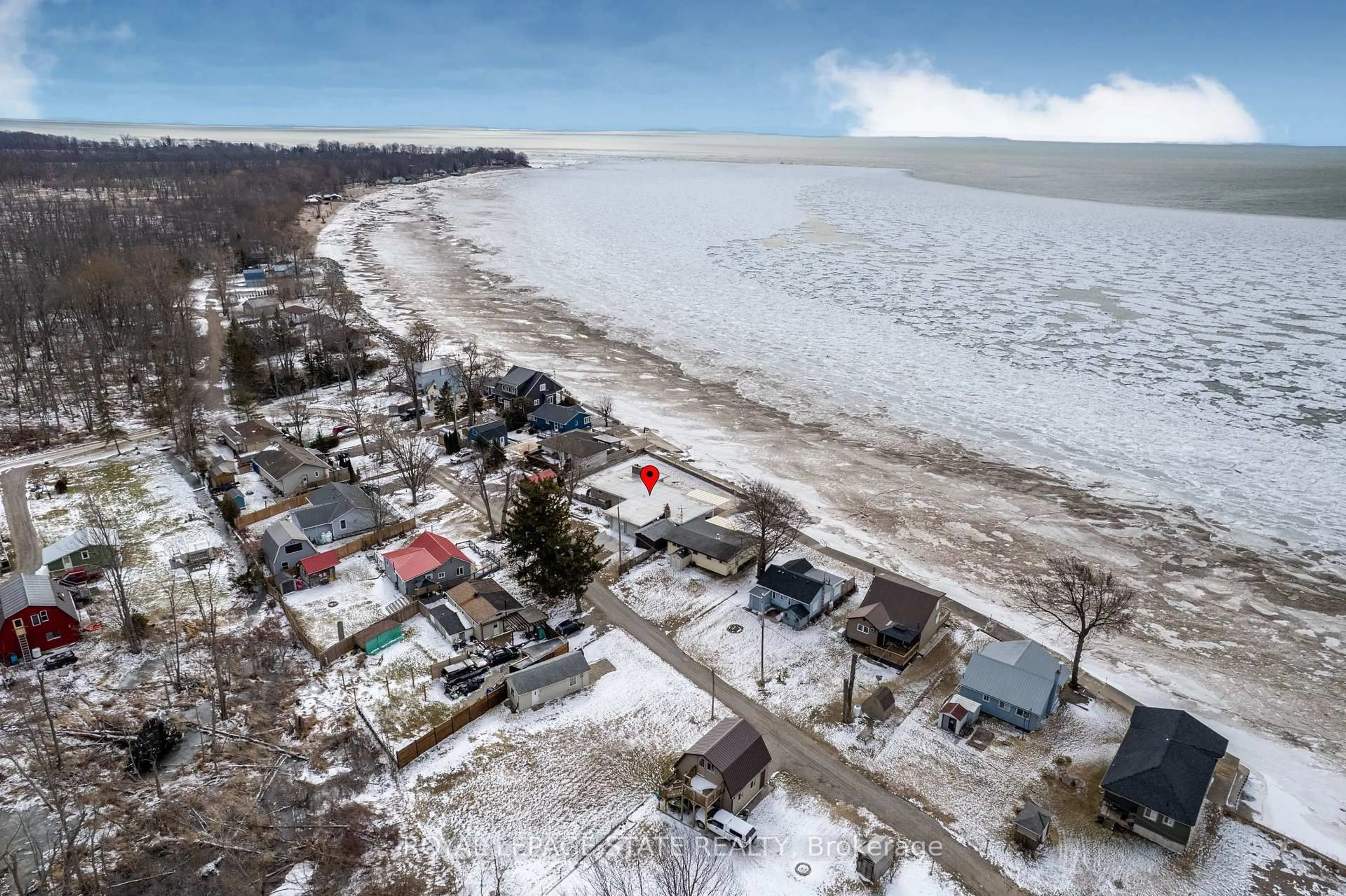 A pic from outside/outdoor area/front of a property/back of a property/a pic from drone, water/lake/river/ocean view for 285 Baygrove Line, Haldimand Ontario N1A 2W8