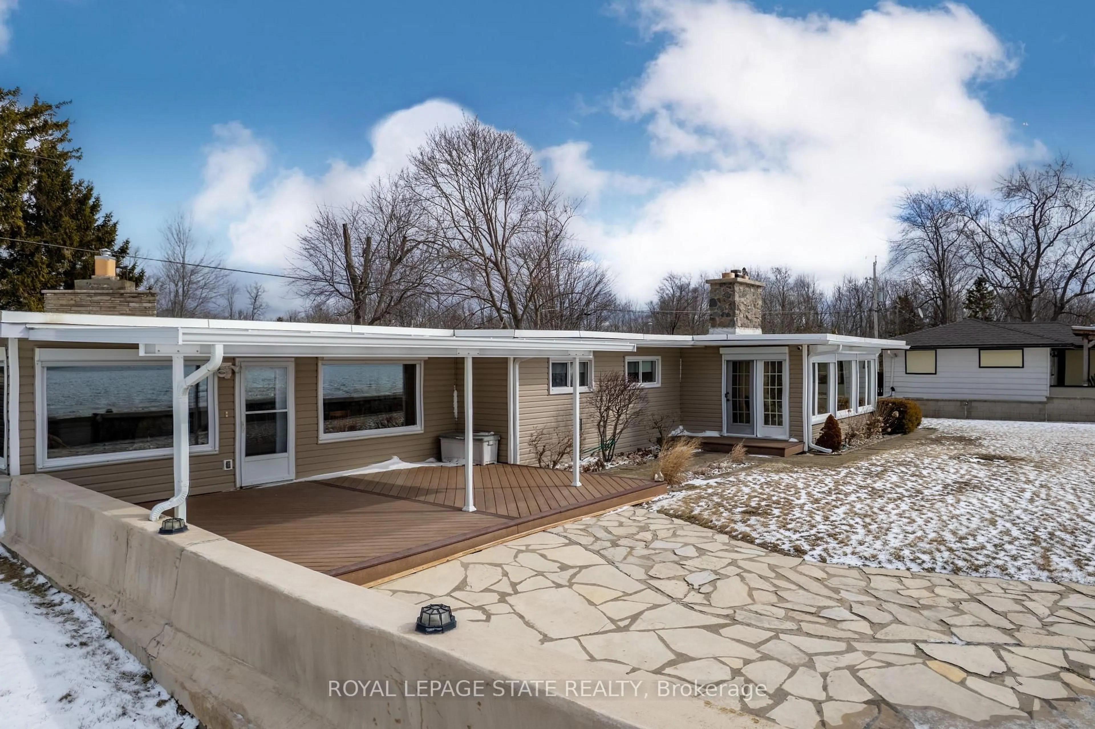 A pic from outside/outdoor area/front of a property/back of a property/a pic from drone, water/lake/river/ocean view for 285 Baygrove Line, Haldimand Ontario N1A 2W8