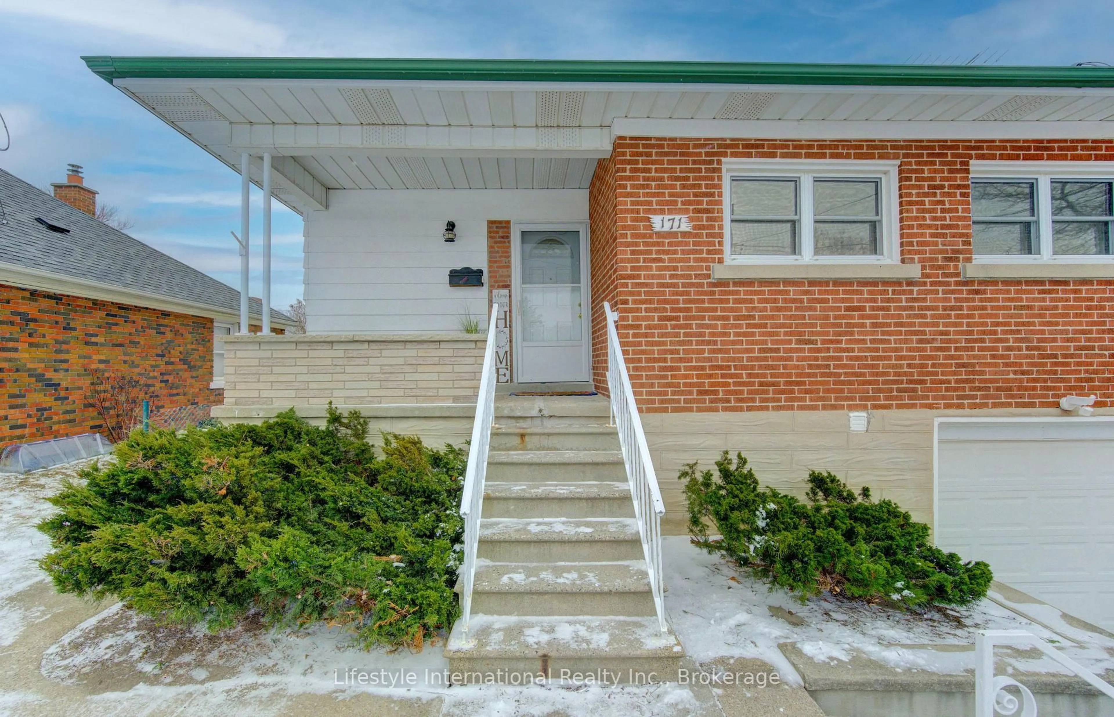 Home with brick exterior material, street for 171 Sixth Ave, Kitchener Ontario N2C 1R2
